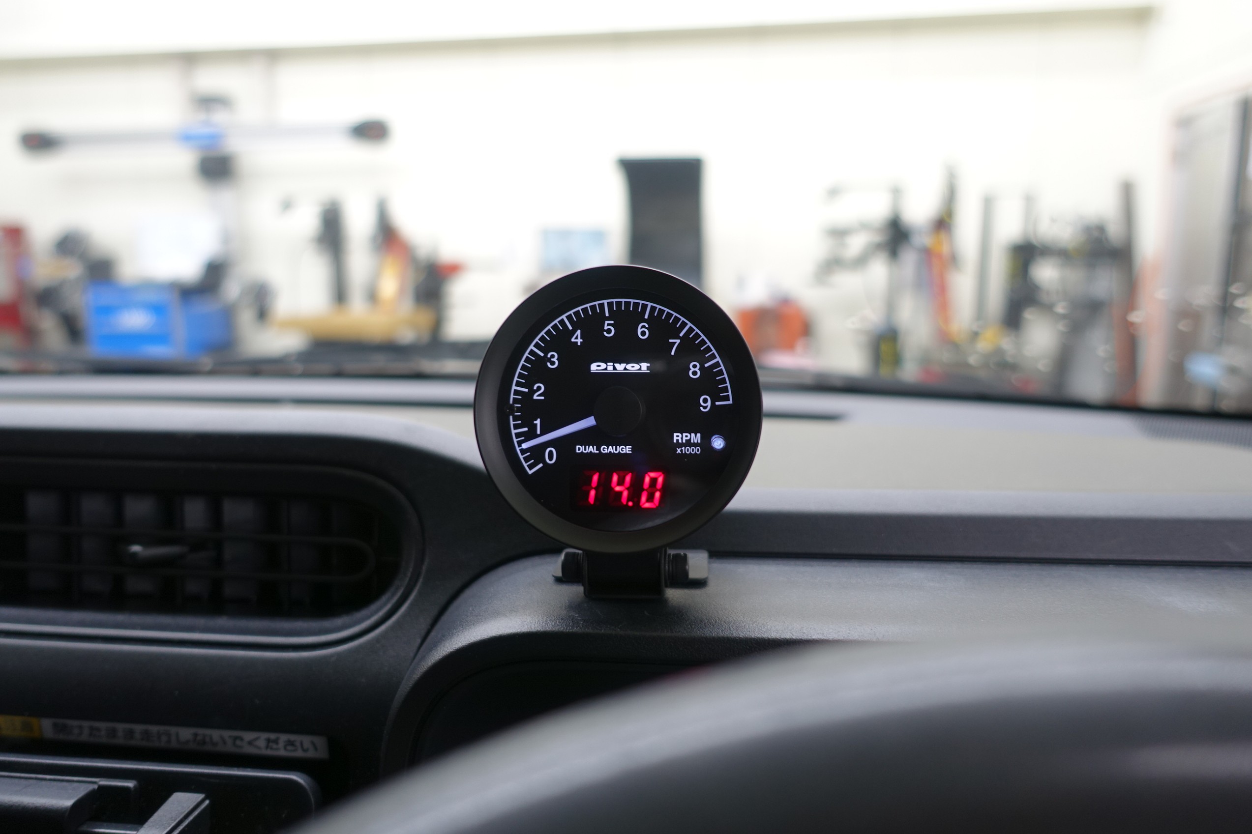 見た目はごく普通の商用車ですが実は中身がスゴイんです