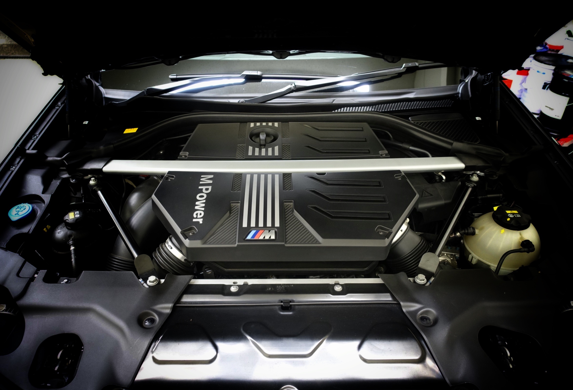 ハイパワーエンジン＋快適で粘りのある車高調＝最強SUV！BMW X3M コンペティション（F97）に「KW Ver3 コイルオーバーキット」の