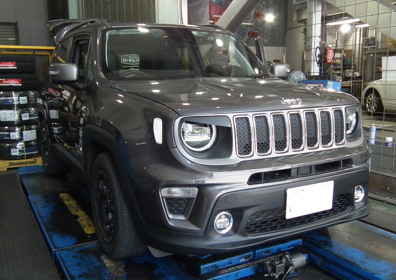 ジープ レネゲードにバックブザーお取り付けのご紹介！ Jeep