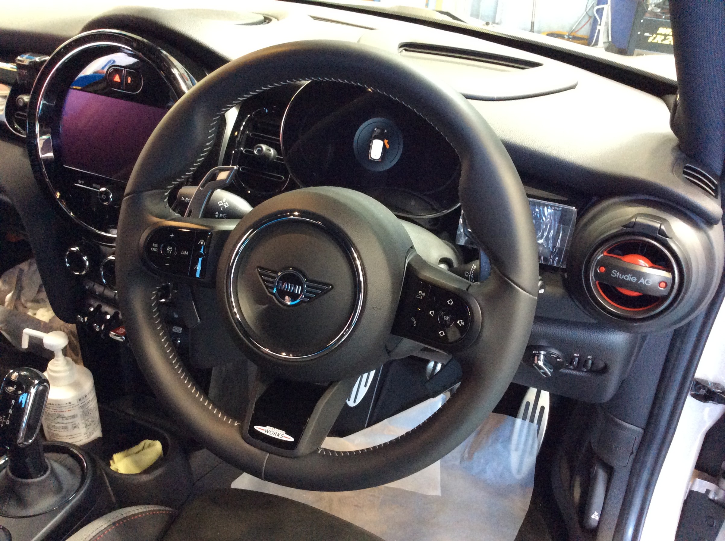 今度は | BMW MINI インテリア インテリア > ステアリング
