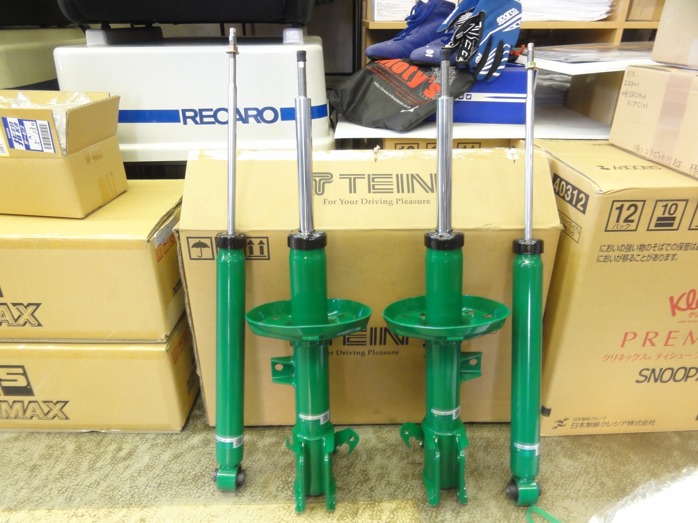 ステップワゴン（RP4）テイン製純正形状ショックアブソーバー