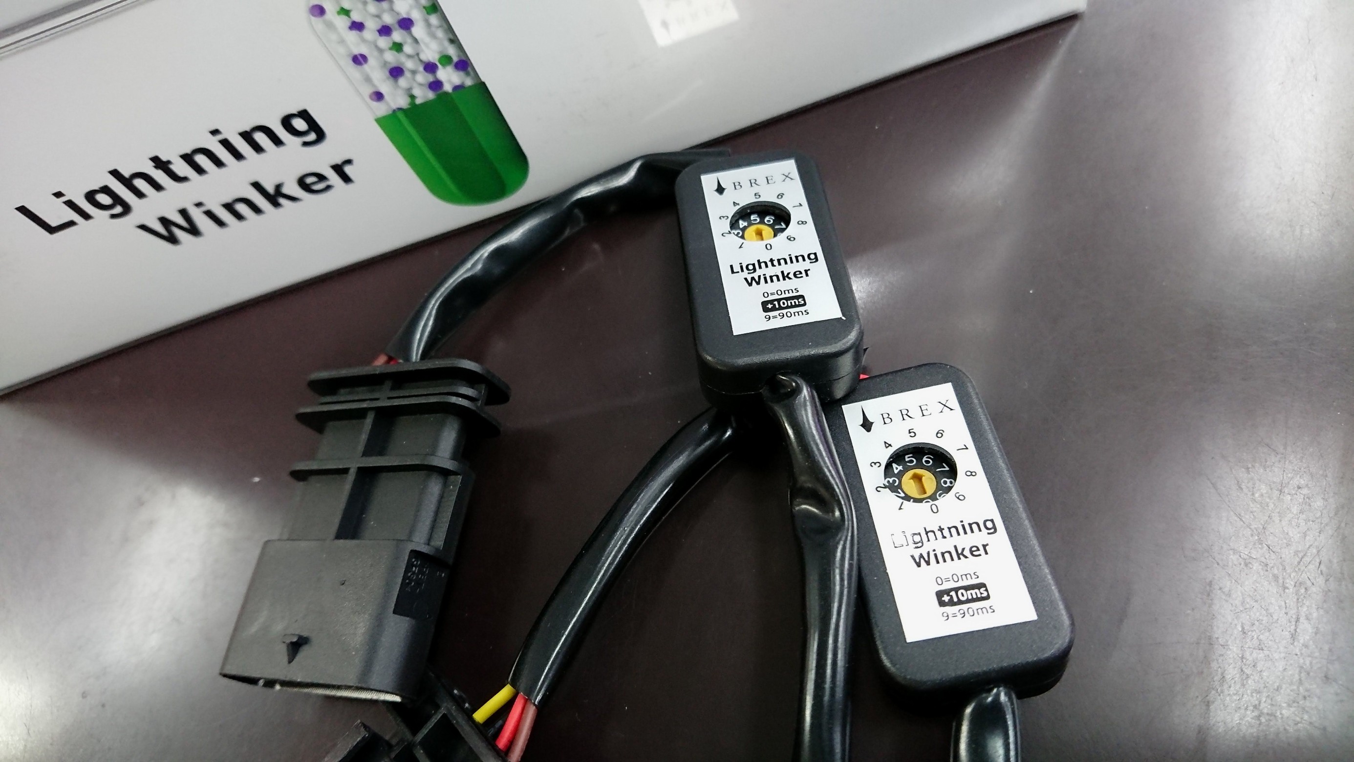 しび　特急❗️ライトニング　ウィッグページrsvページ BREX（ブレックス）新商品☆ Lightning Winker（ライトニング