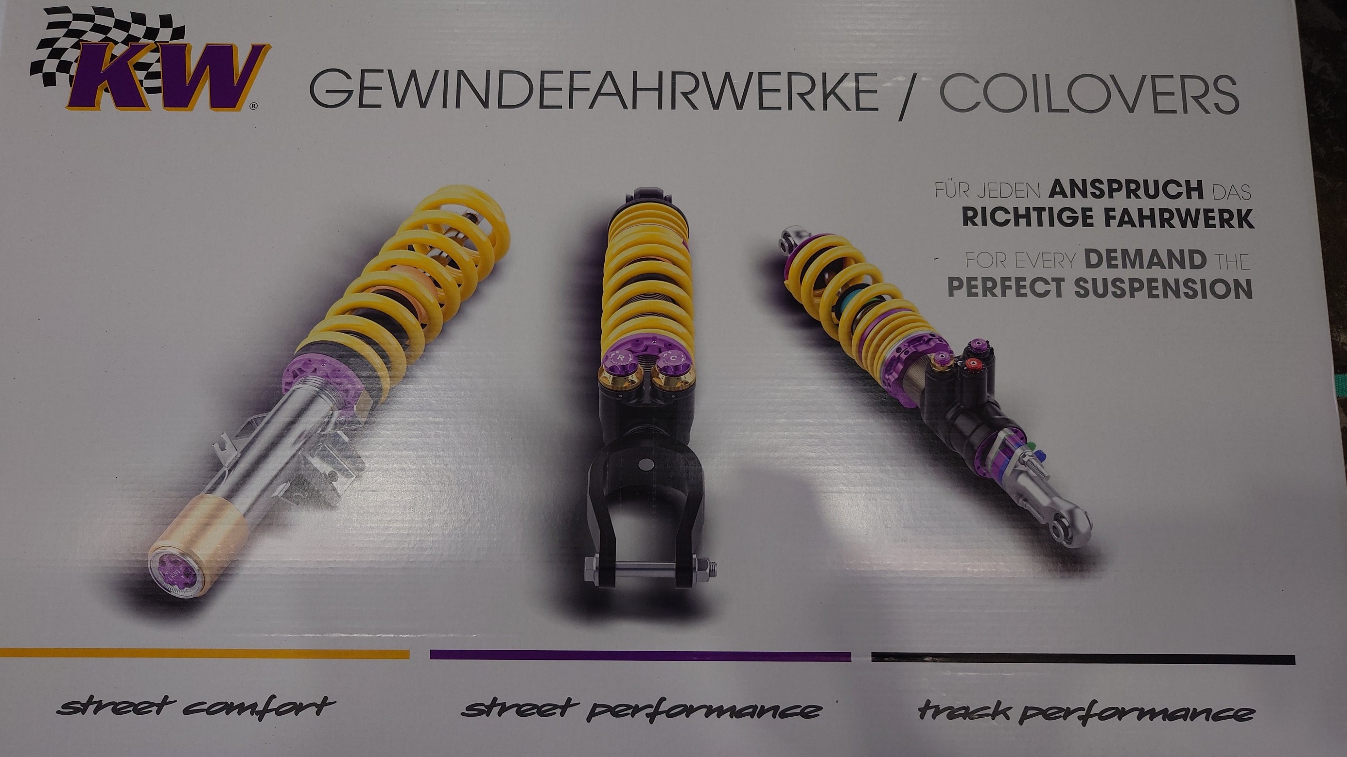 KW（カーヴェー）V2 取付 & 4輪アライメント調整作業