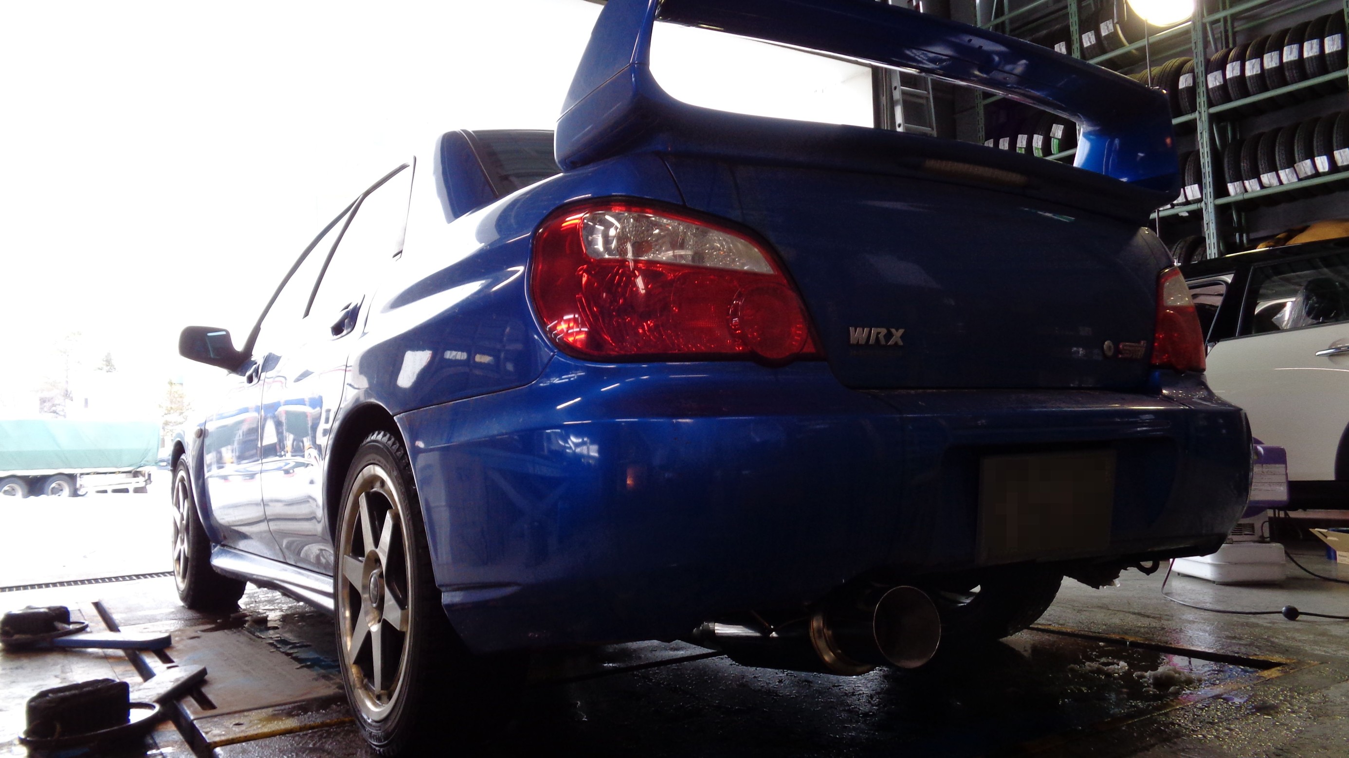 スバル GDB インプレッサ WRX STI に 柿本改マフラー取付 と スバル GDB インプレッサ WRX STI に 柿本改マフラー取付 と
