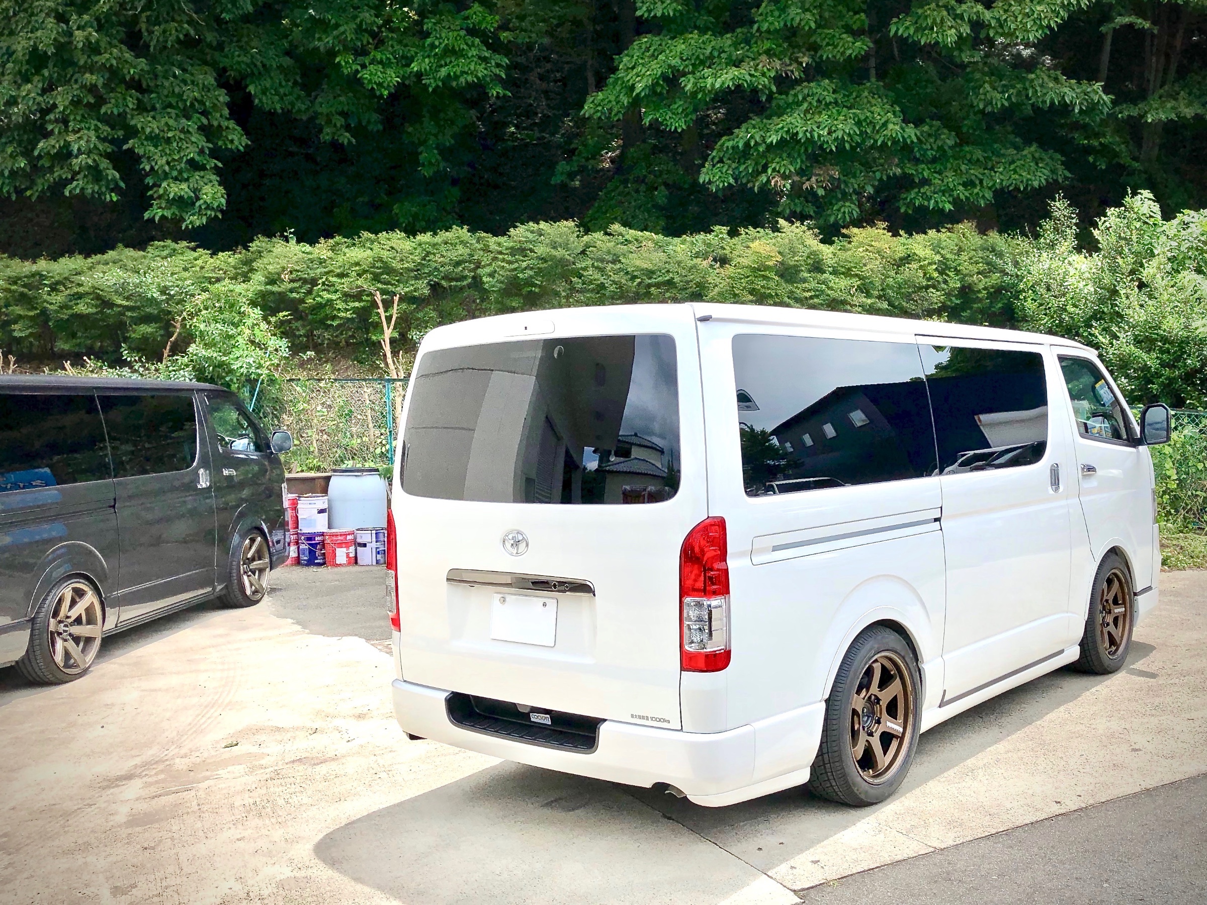 GDH206V TOYOTA HIACE ✖ RAYS VOLK RACING TE37SB (BR