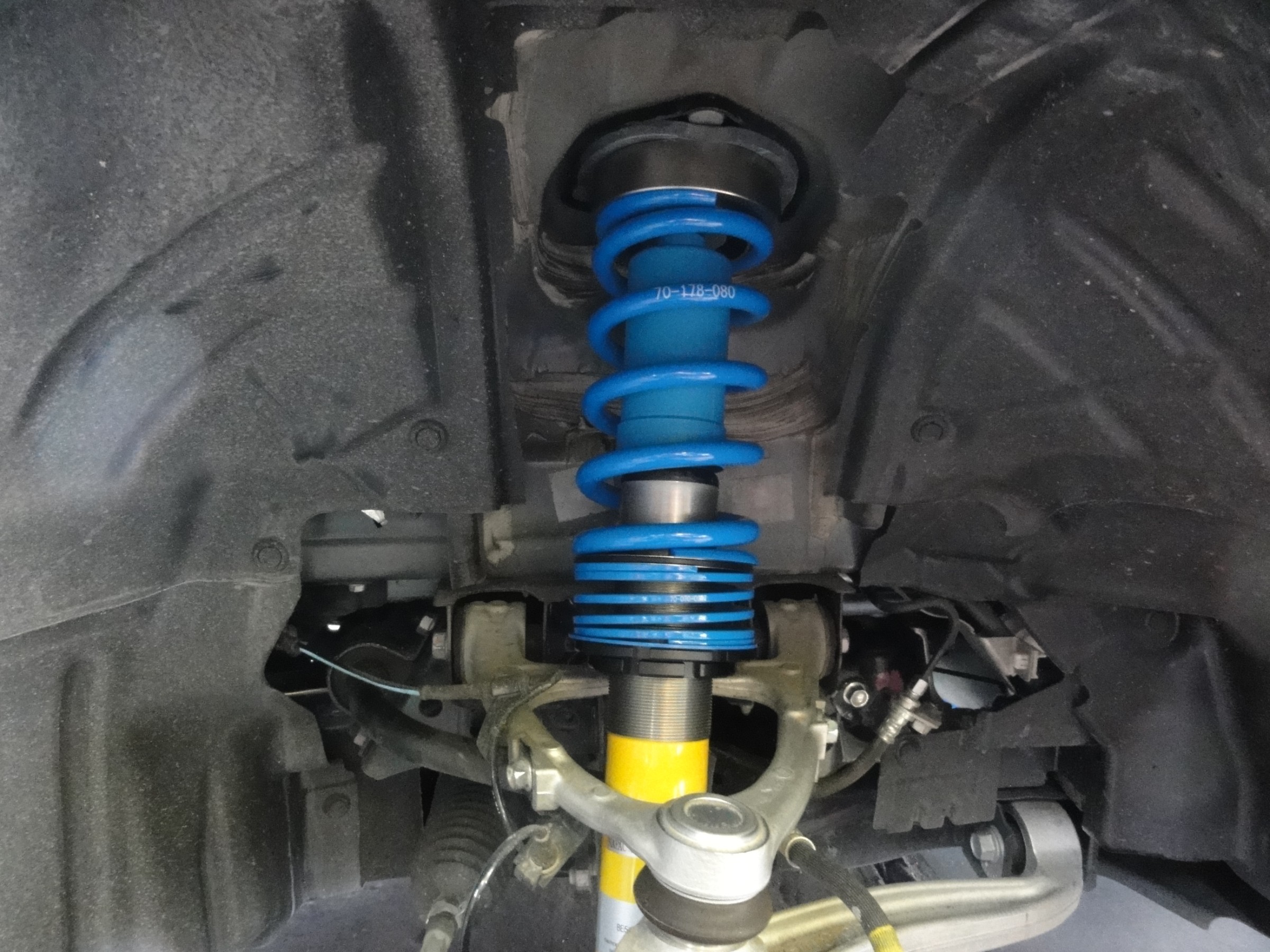 ロードスター（ND5RC）ビルシュタイン製車高調「B14」装着