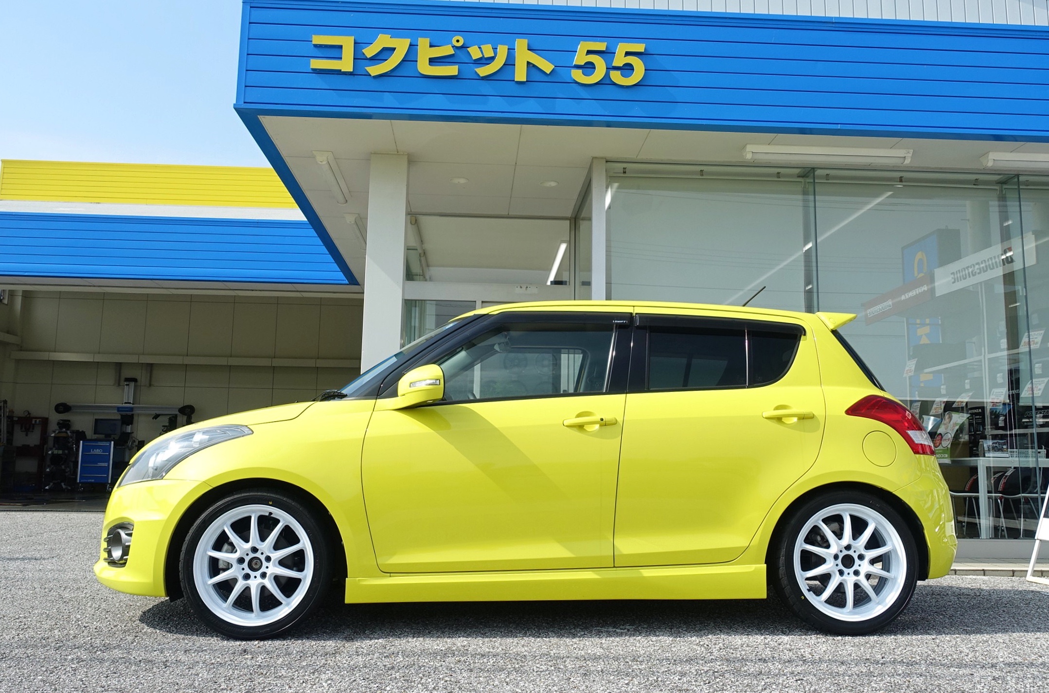 オーナーの絶妙なカラーコーディネートに心を奪われました！スズキ