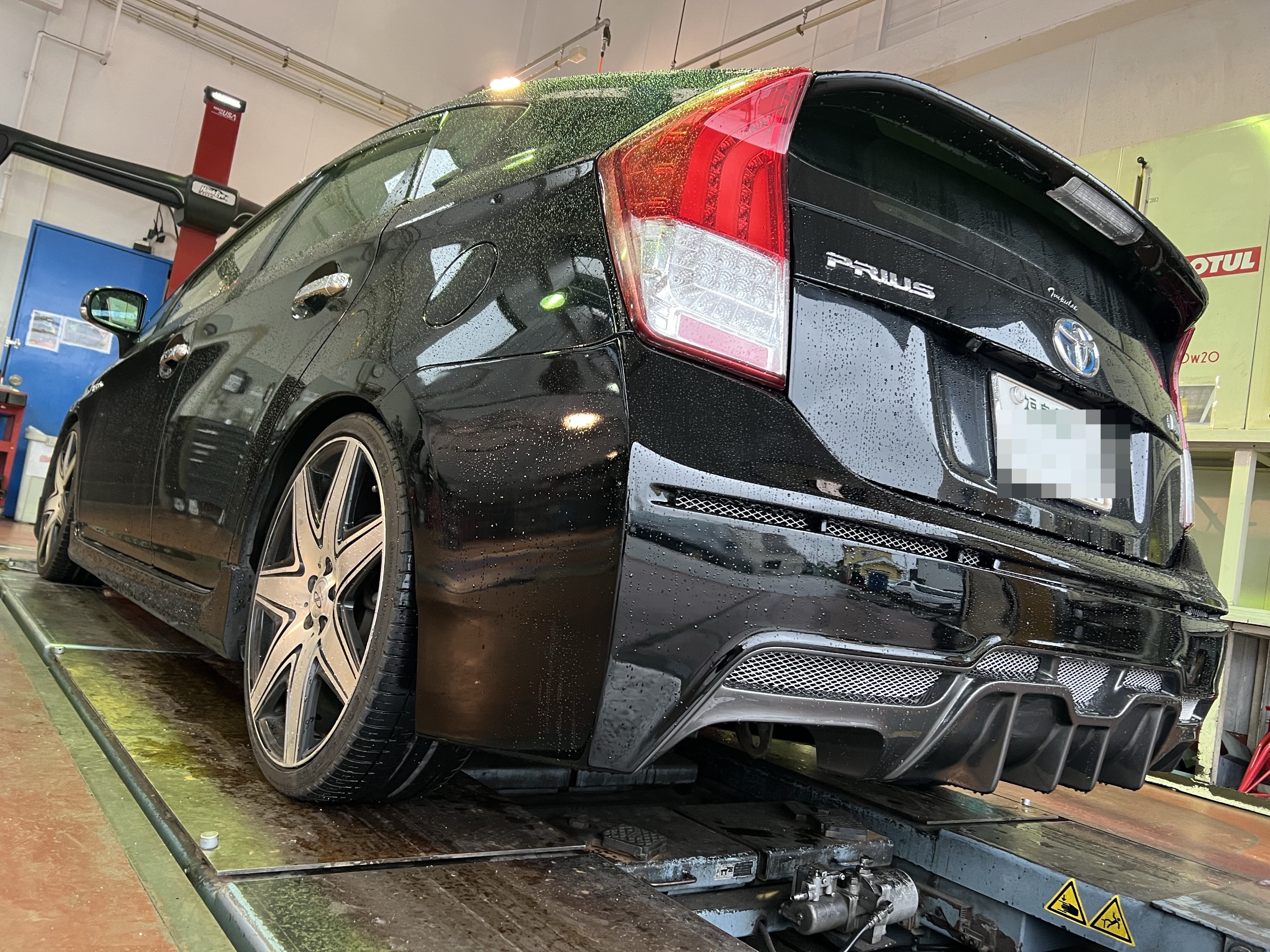 30プリウス エアロバンパー&マフラー交換《 ZVW30 × K-spec SILK