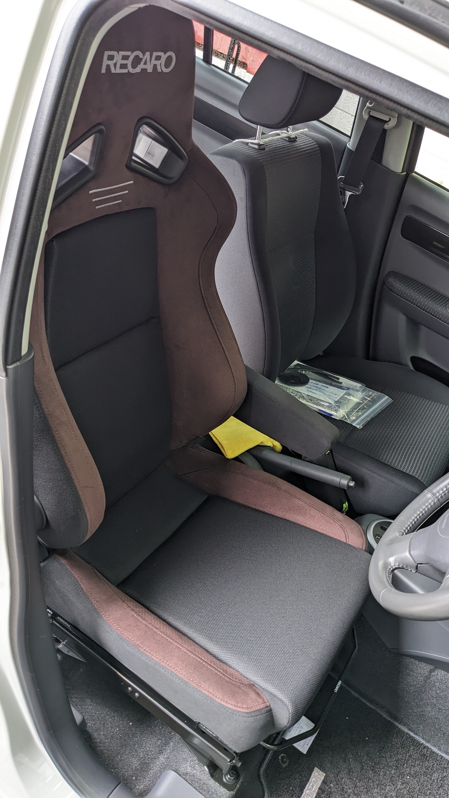 レカロシート SR-7F | スズキ スイフト インテリア | スタッフ日記
