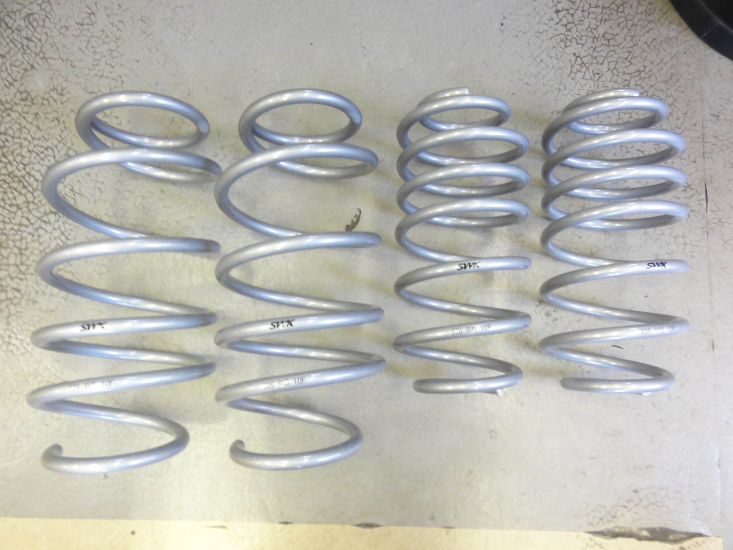 スイフトスポーツ（ZC33S）SWK製ローダウンスプリングセット装着