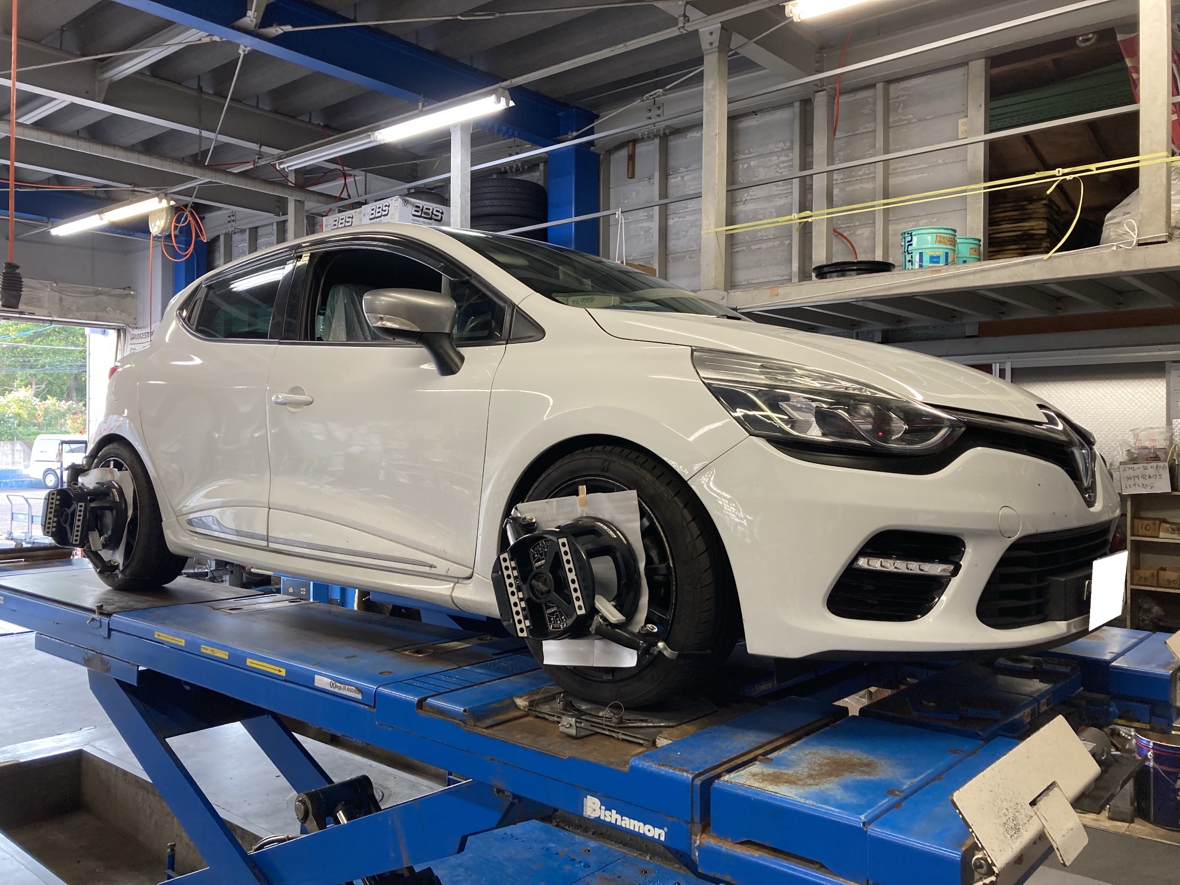 ルーテシアGT☆リフレッシュも兼ねて車高調装着で走りのグレードアップ