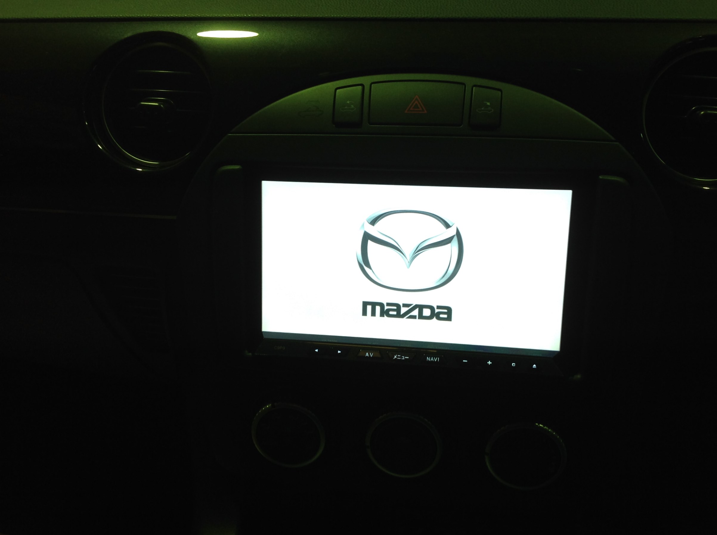 Ncロードスターさん バックカメラ取り付けです マツダ ロードスター Av カーナビ ドライブレコーダー Etc Av カーナビ ドライブレコーダー Etc ナビゲーション取付 スタッフ日記 コクピット きねいわ 車のカスタマイズにかかわるスタッフより