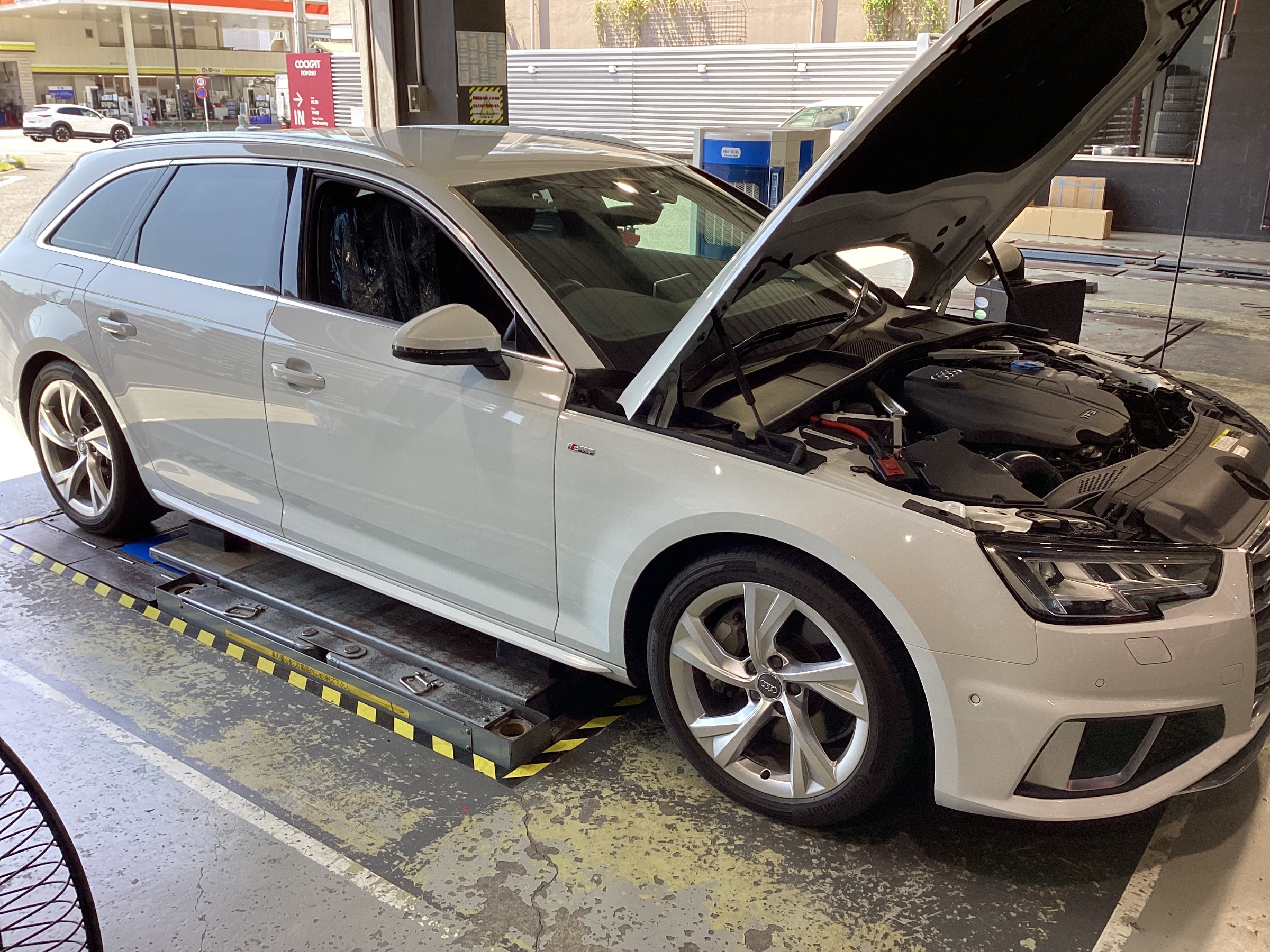 AUDI A4アバント | アウディ A4アバント 足まわり（サスペンション