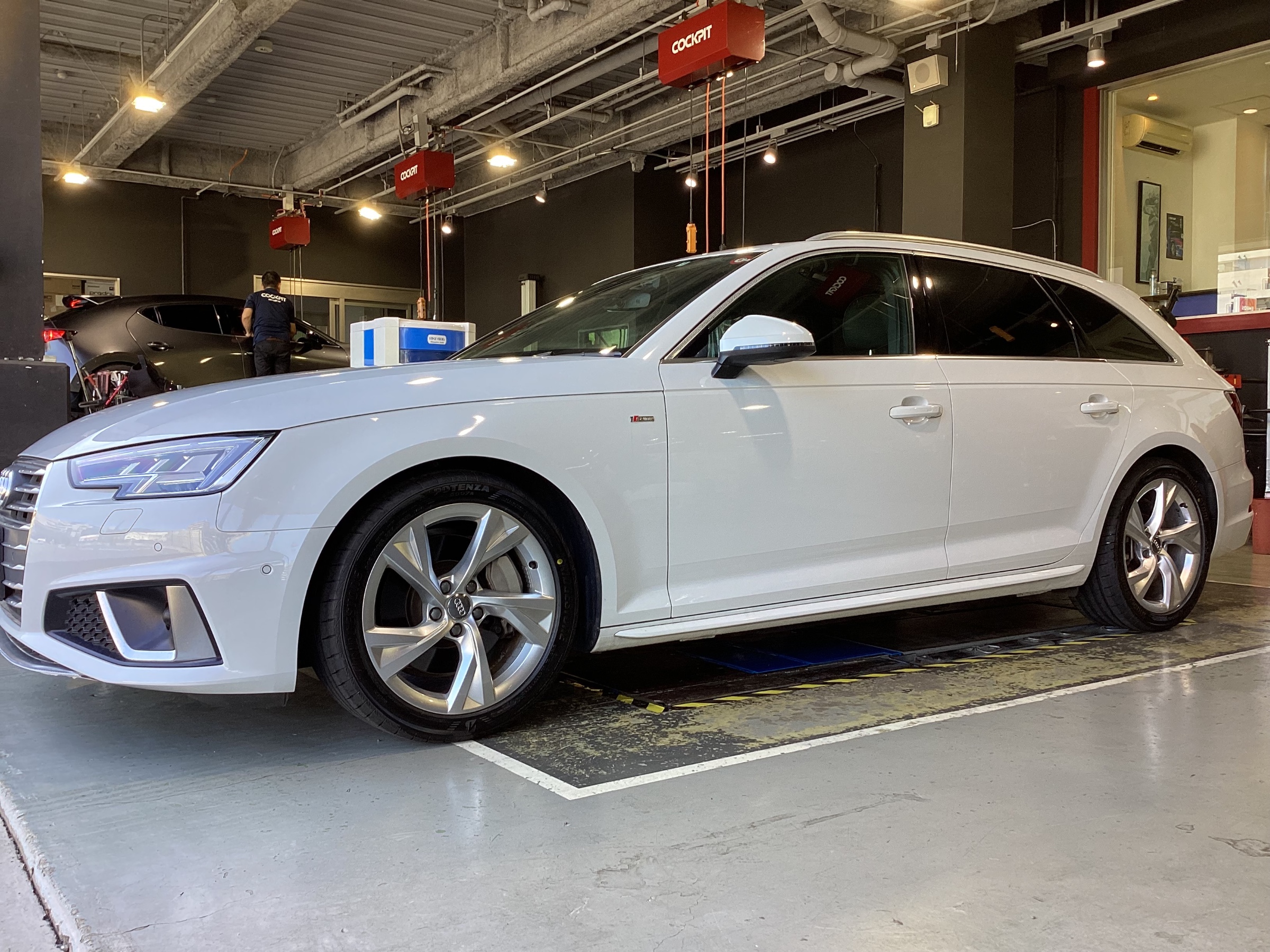 AUDI A4アバント | アウディ A4アバント 足まわり（サスペンション