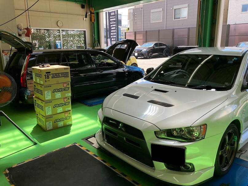 三菱 ランサーエボリューションⅩ【 RAYS VOLK RACING TE37SAGA