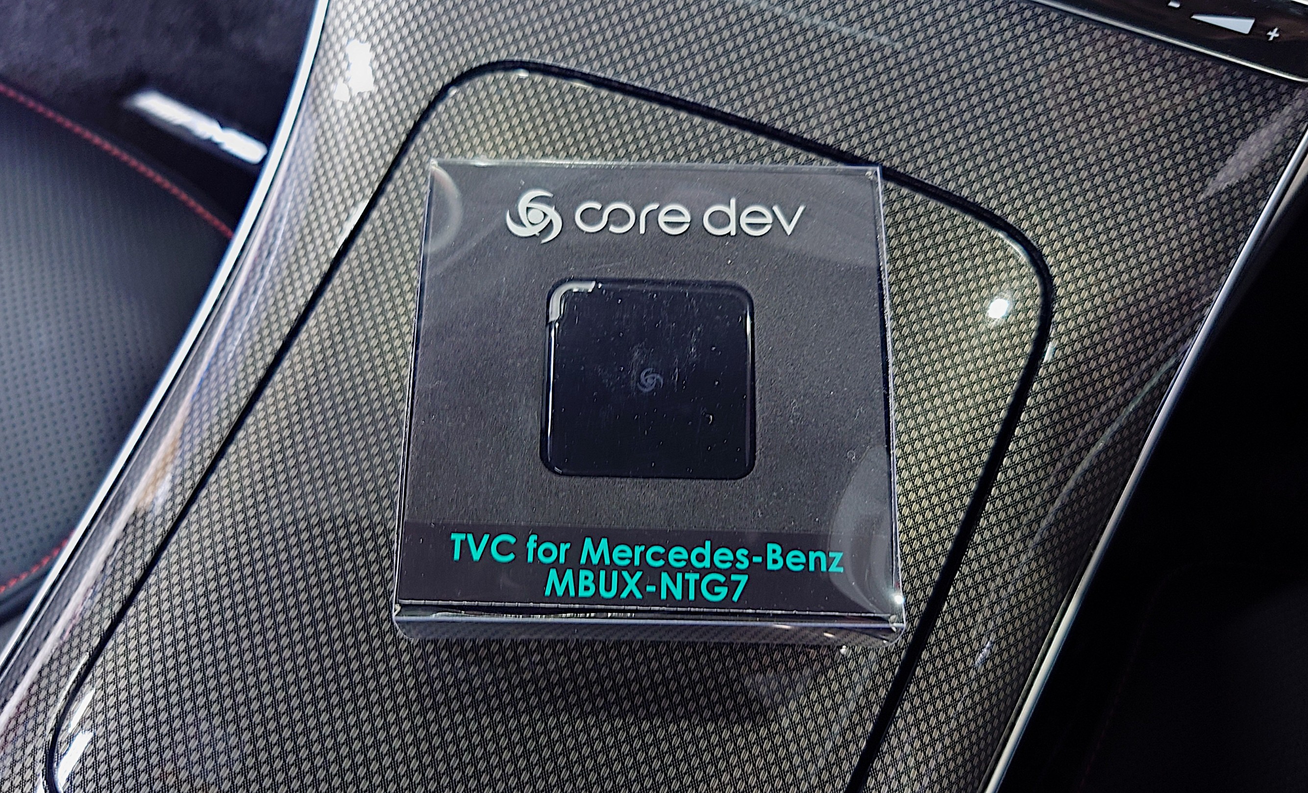 メルセデスAMG W206 C43 にテレビキャンセラー「core dev TVC