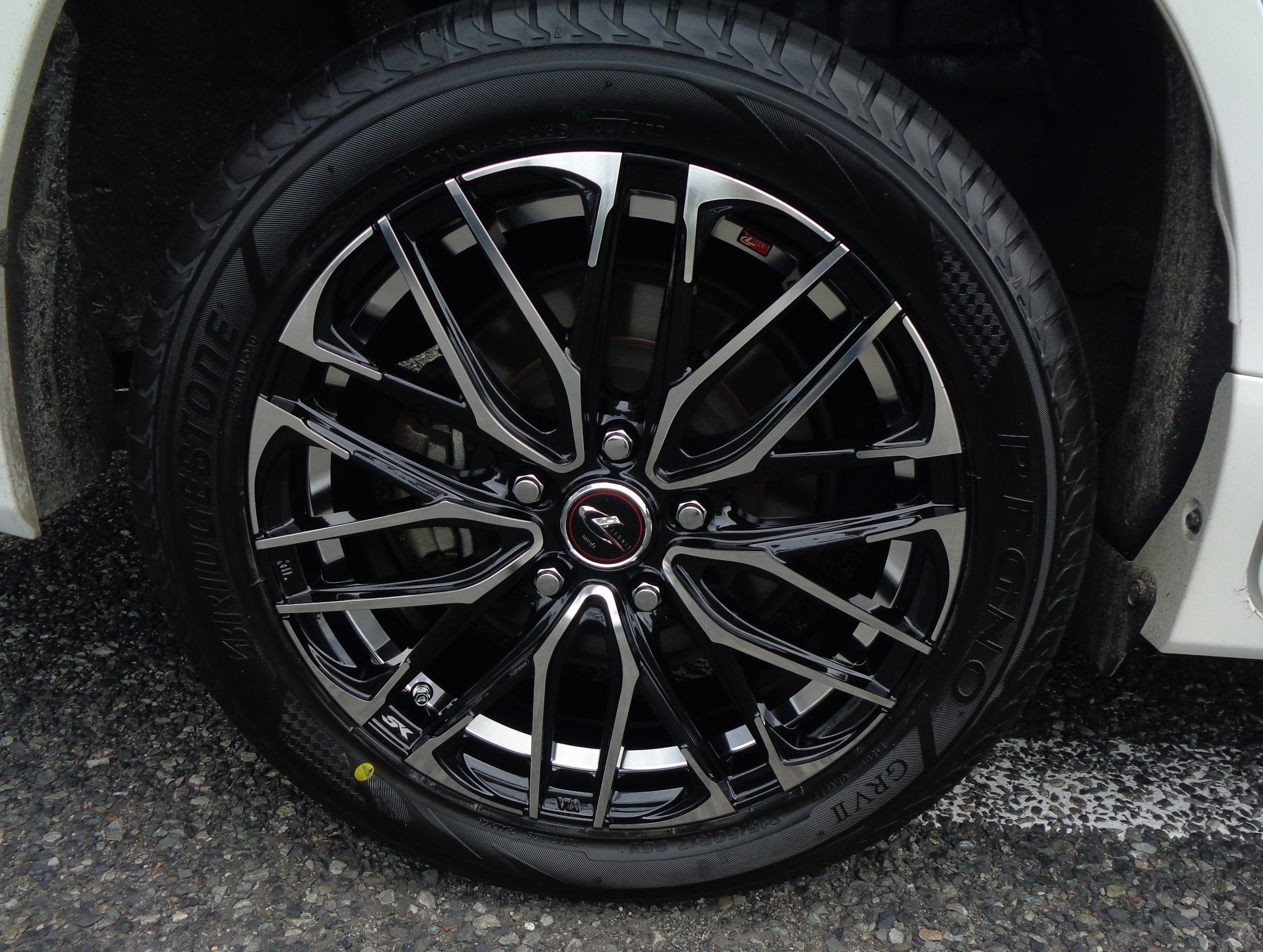 トヨタ エスクァイアにレオニス＆レグノGRVⅡ装着！ | トヨタ