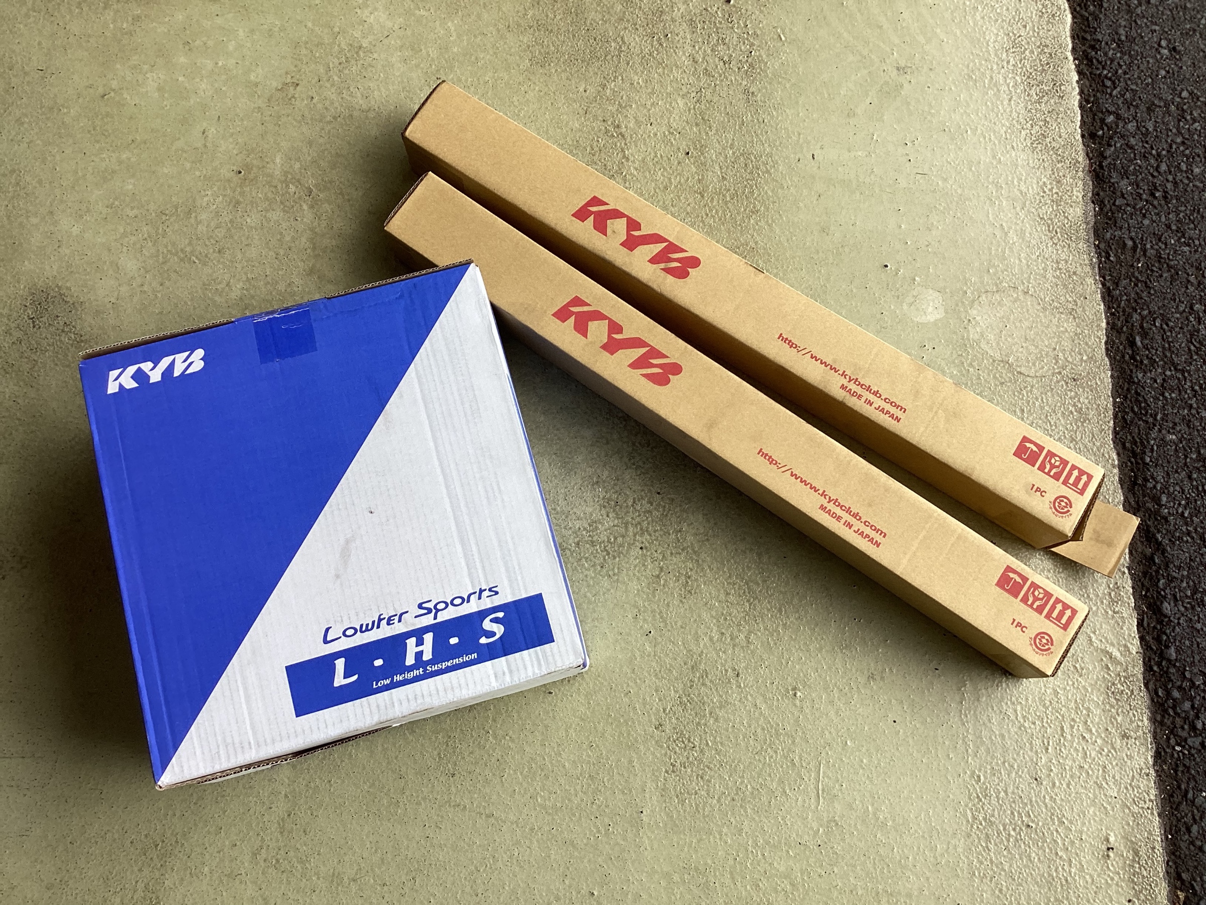 SUZUKI ハスラー KYB ローファースポーツプラスキット取付