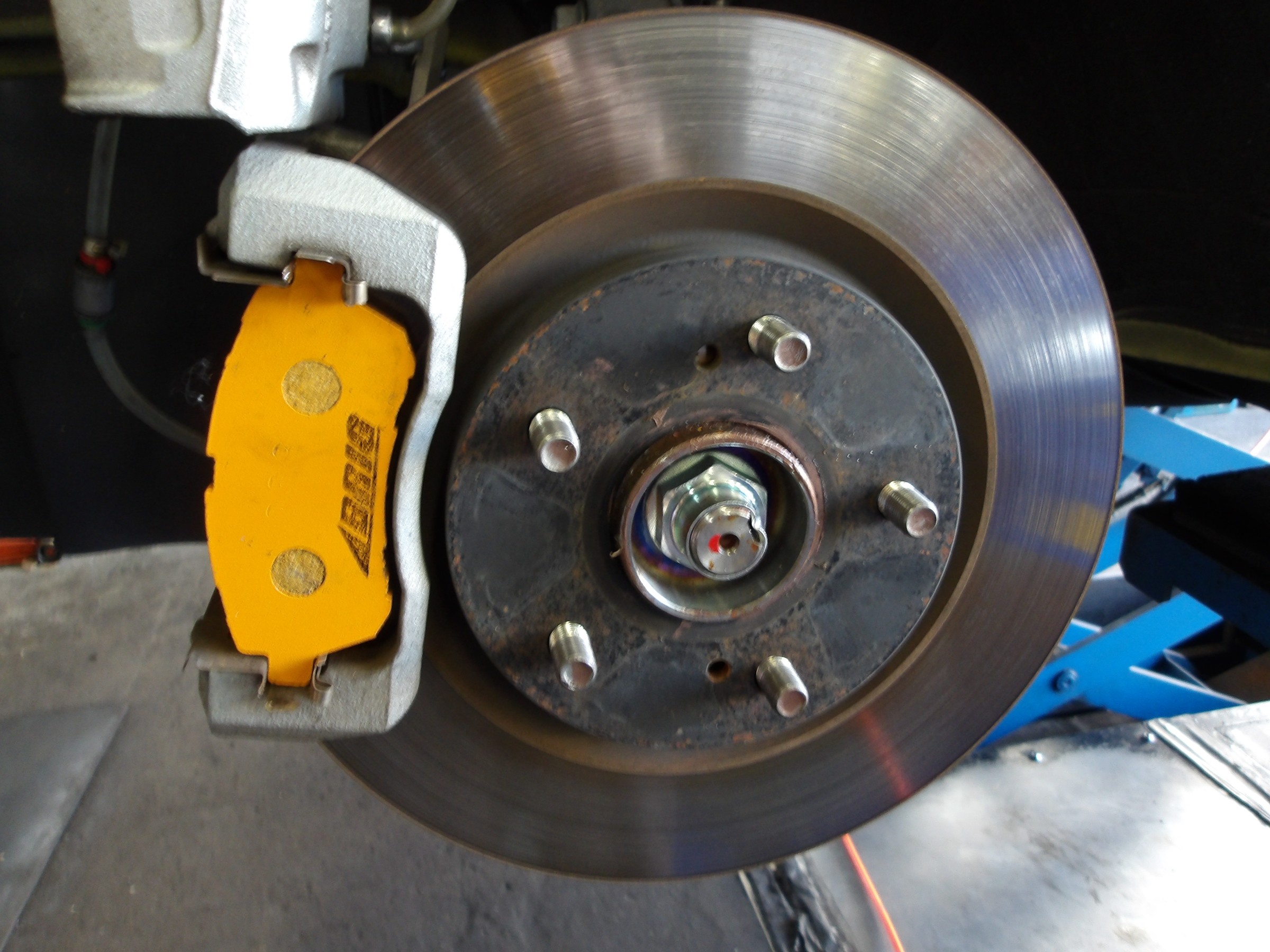 スイフトスポーツ（ZC33S）BRIG製スポーツブレーキパッド「VSR」装着（フロント） スズキ スイフトスポーツ 足まわり