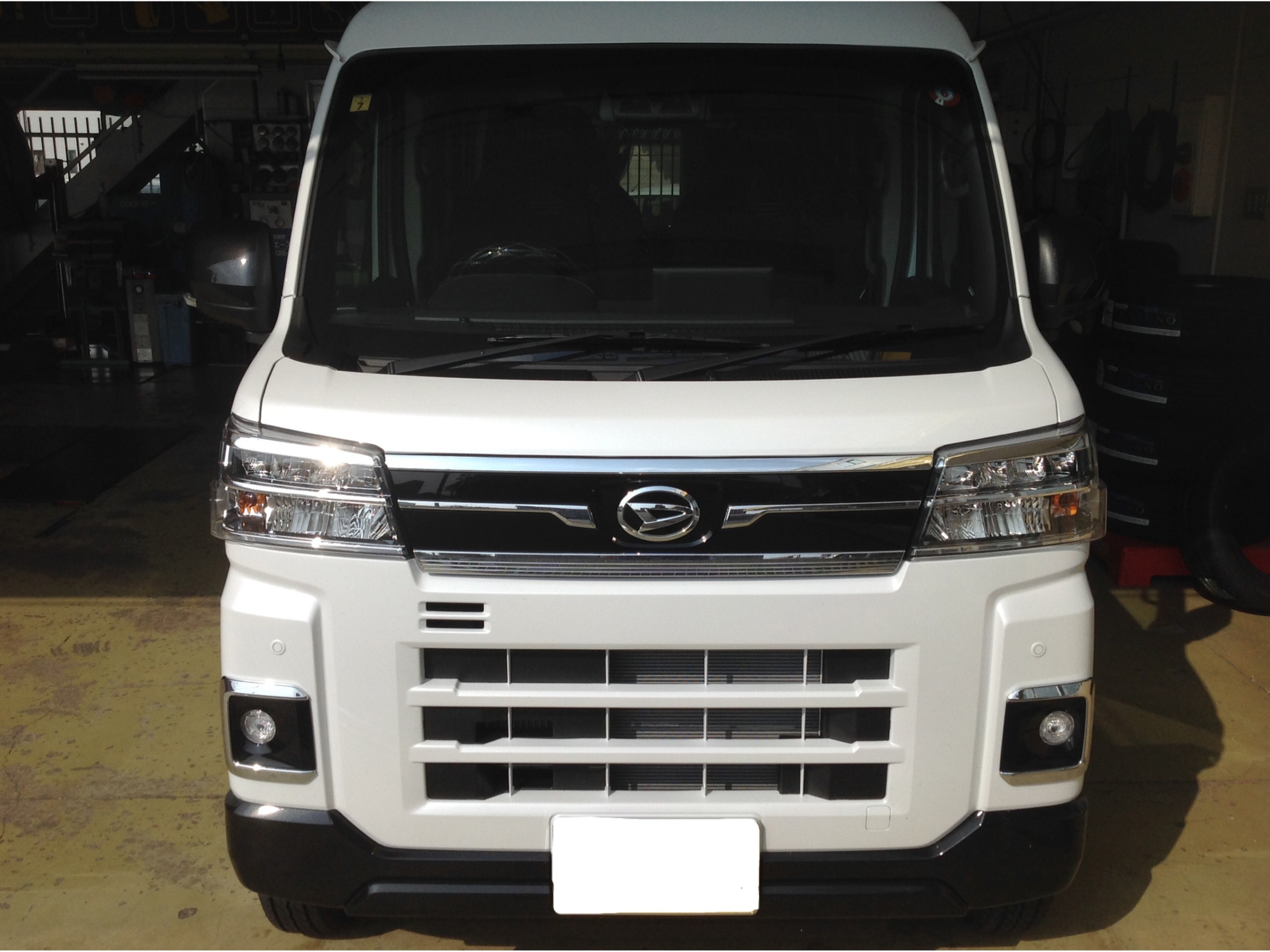 新車外し 美品 ダイハツ アトレー 令和7年 S710V リアゲート 楽天市場】新型 アトレー ハイゼット リアゲートガーニッシュ