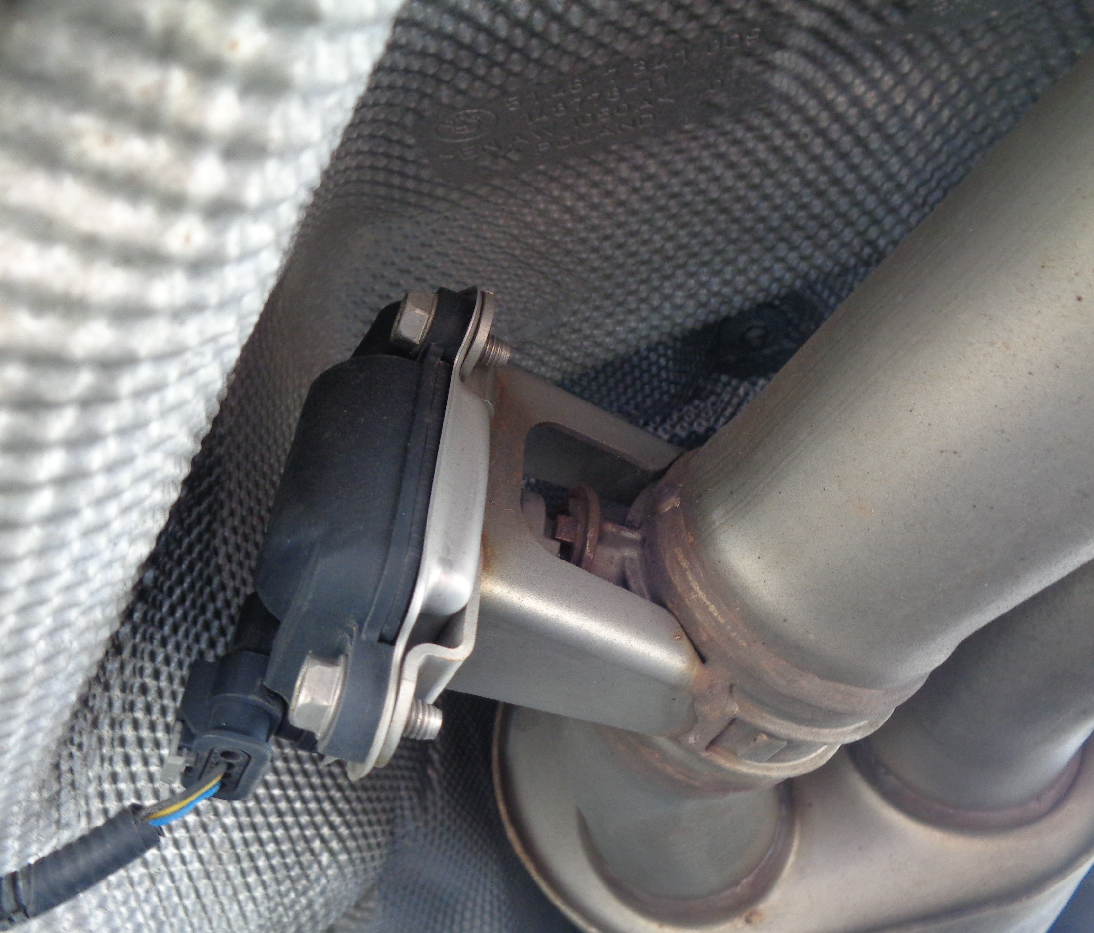 BMW 3シリーズ TECH-M バルブコントローラー取付！8月28日は研修の為