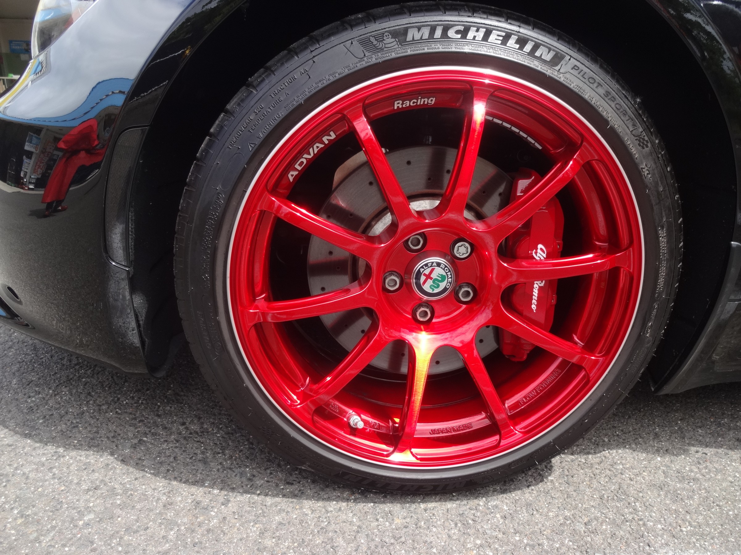 特殊塗装ホイールをアルファロメオ4Cに | アルファロメオ 4C