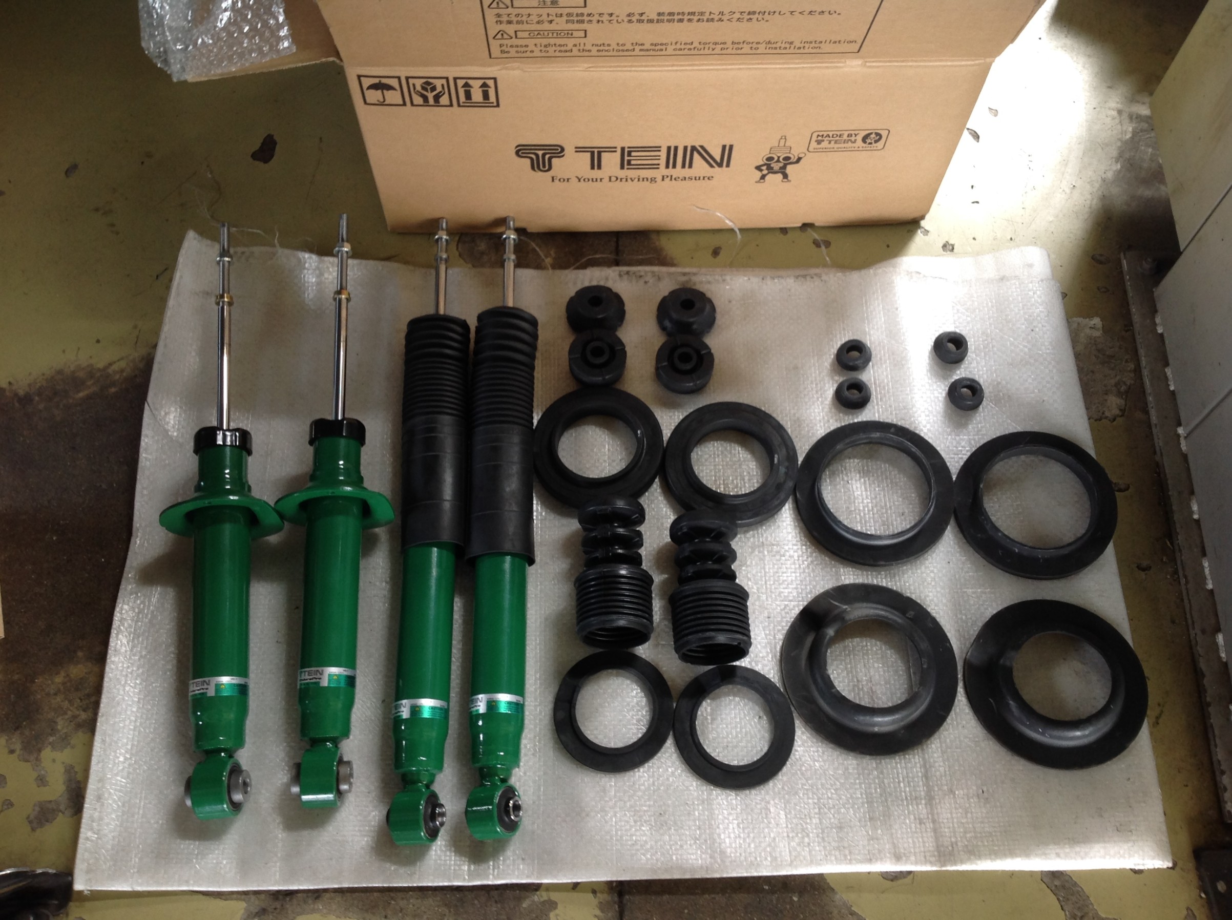 V83W/V93W 三菱 パジェロ　フロント サスペンション ロアアーム左 SIBERIAN BUSHING アッパーアーム用ウレタンブッシュ パジェロ