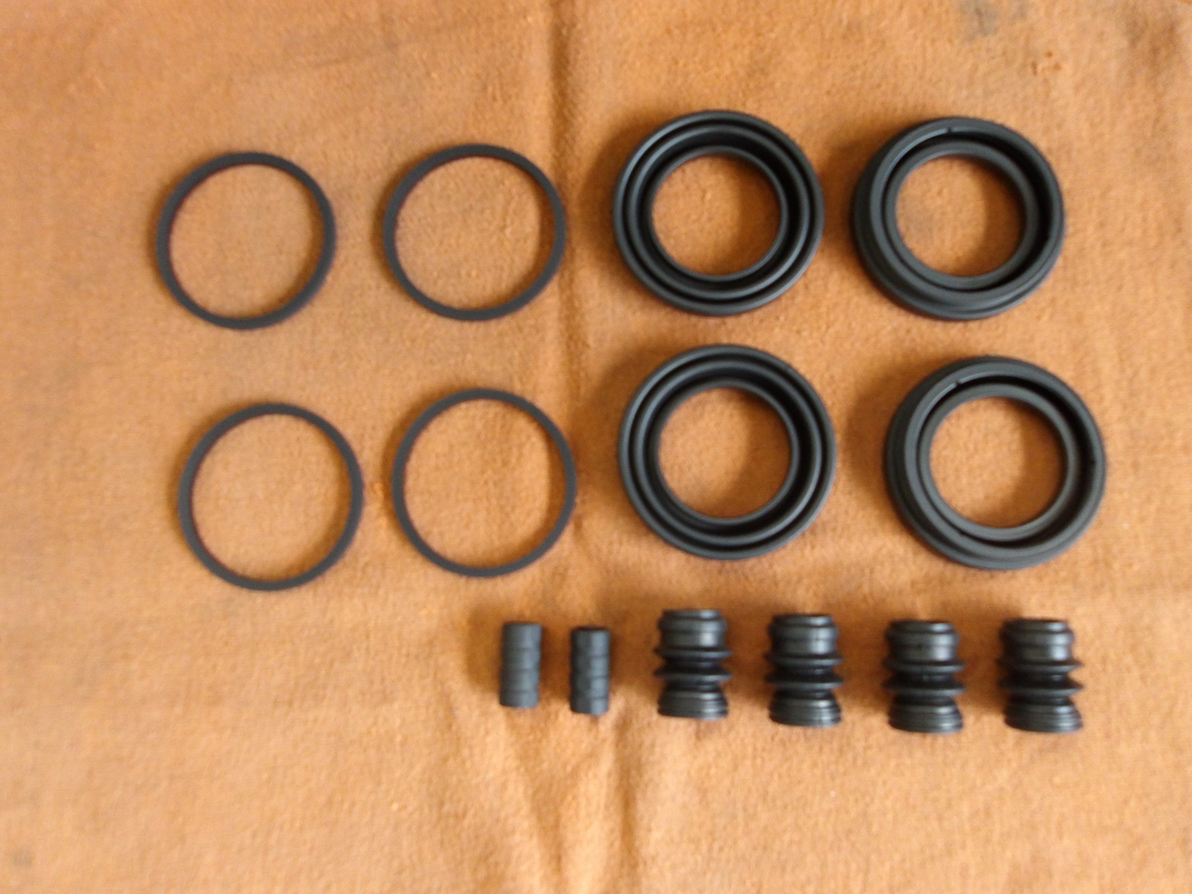 こなは フェアレディZ（Z33）ブレーキキャリパーオーバーホール（1台分