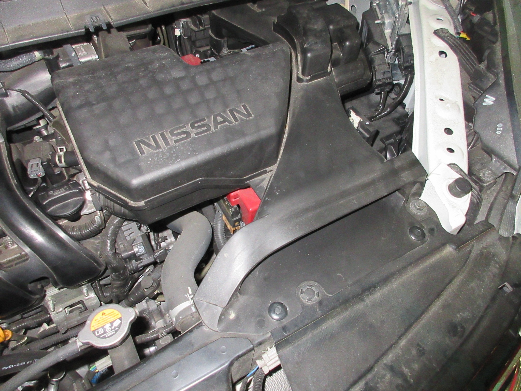 バッテリー2個積みのお車のバッテリー交換 | 日産 セレナ
