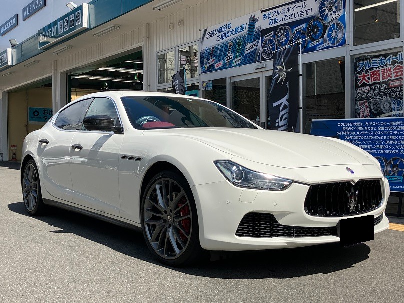 マセラティ ギブリ【 エンジンオイル交換 】輸入車のオイル交換