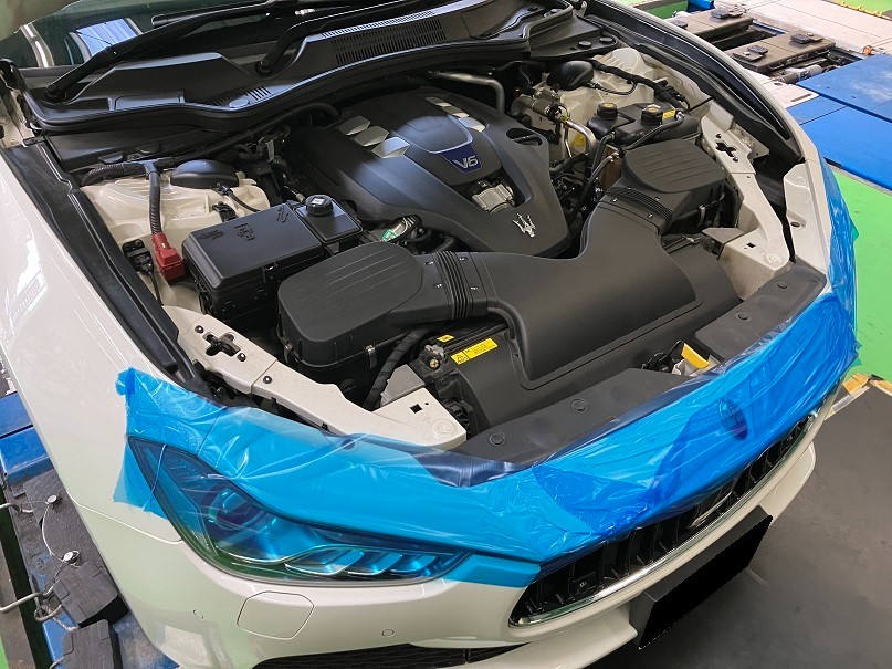 マセラティ ギブリ【 エンジンオイル交換 】輸入車のオイル交換