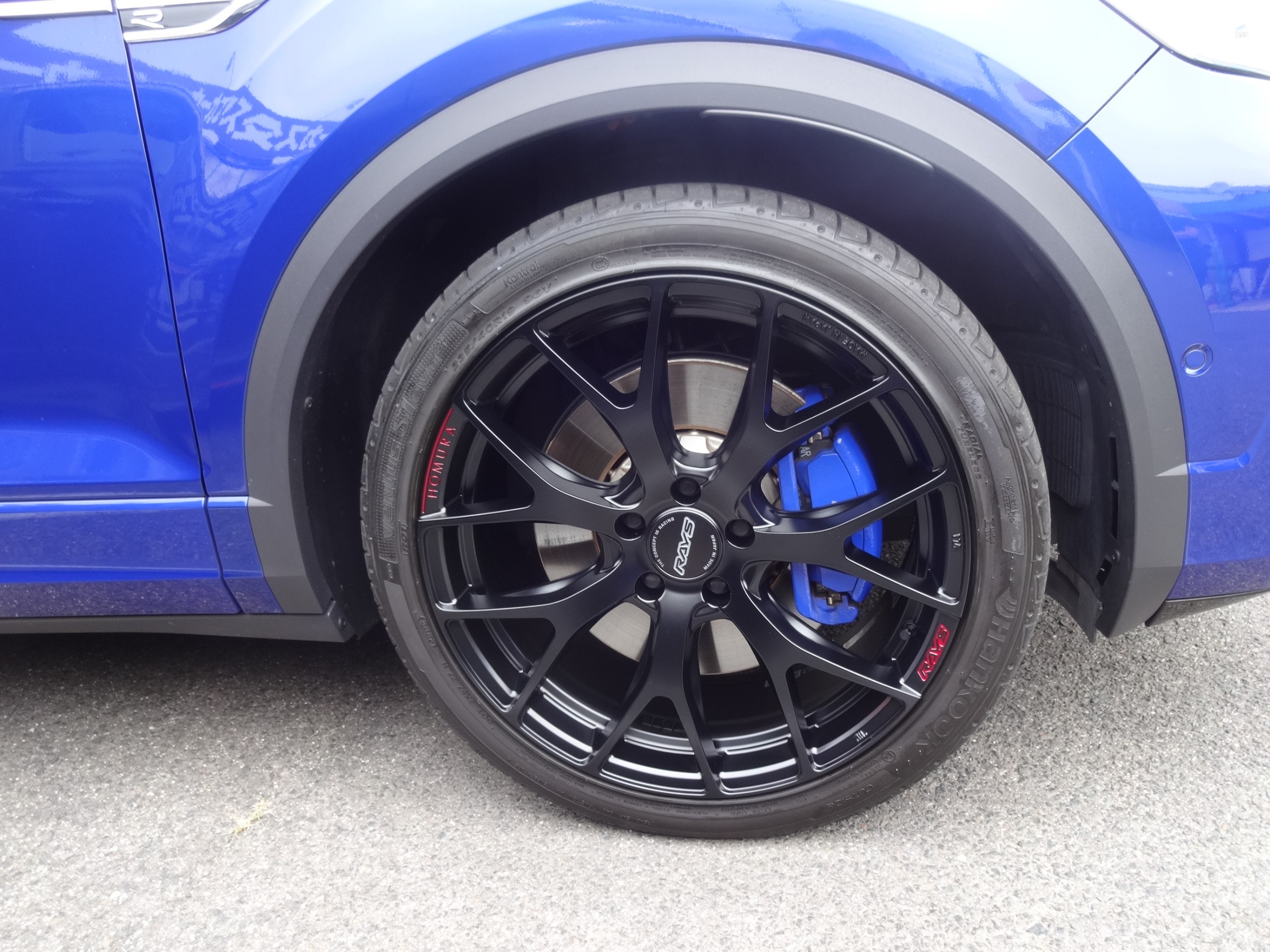 2023年秋ホイール装着事例 VW T-ROC RにHOMURA 2X7 FT SPORT