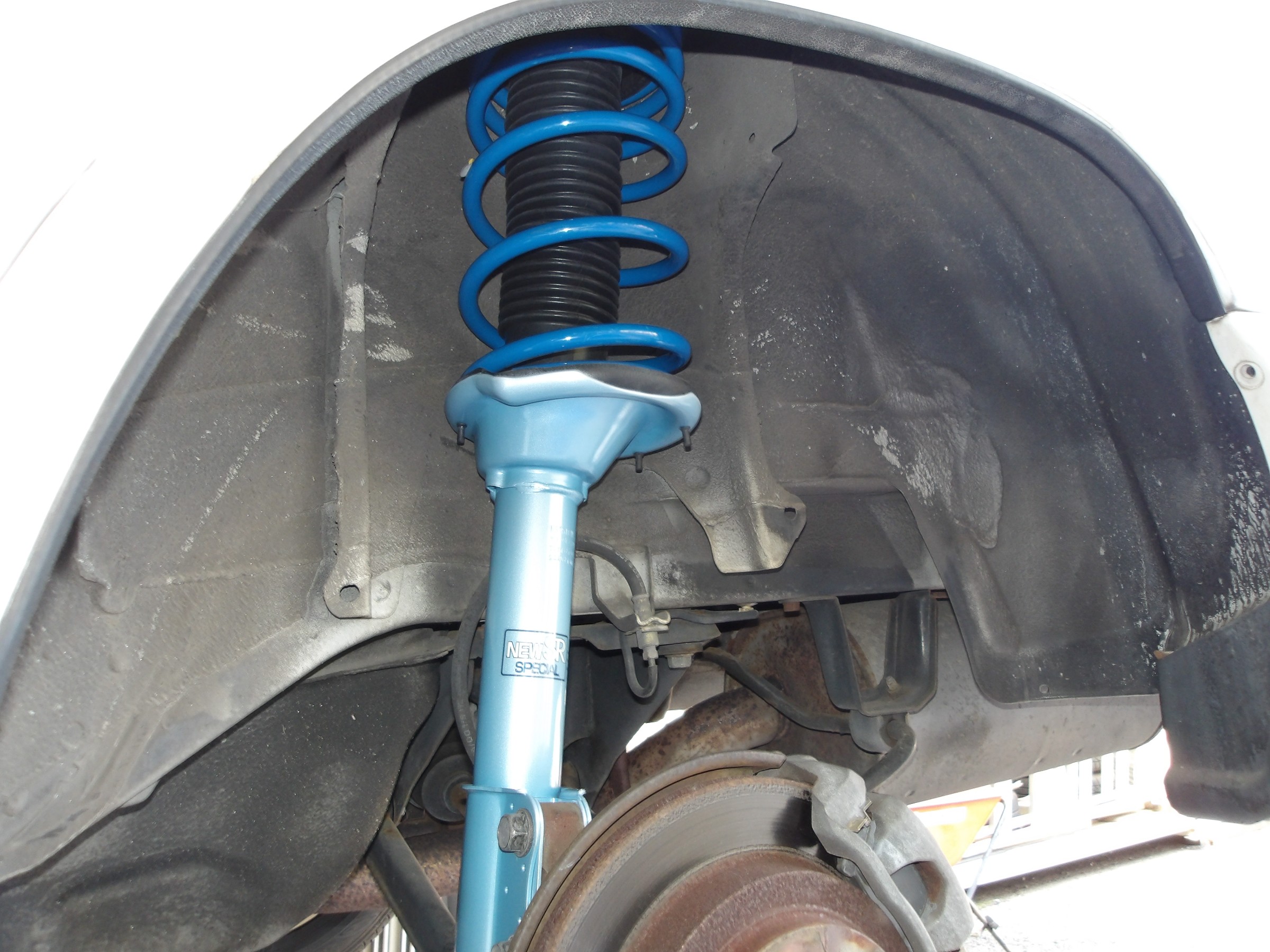 フォレスター（SF5）KYB製ショックアブソーバー「ニューSRスペシャル