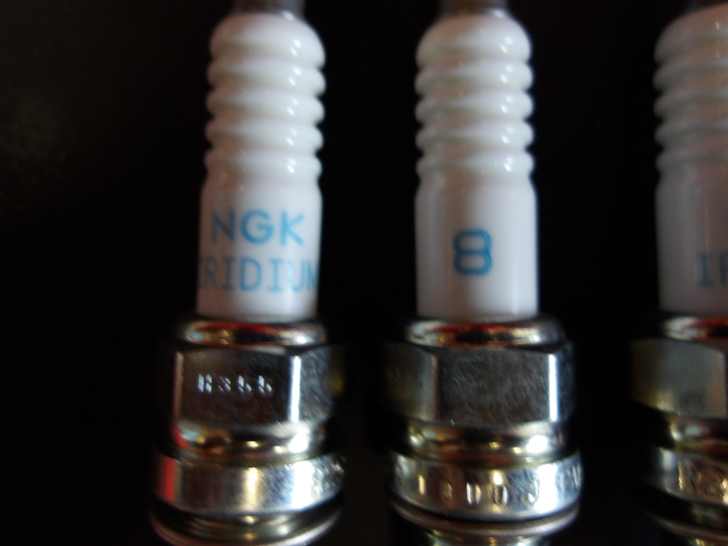 HA36S用　NGKのレーシングプラグR2556G-8 3本セット HA36S用 NGKのレーシングプラグR2556G-8 3本セット NGK スパーク