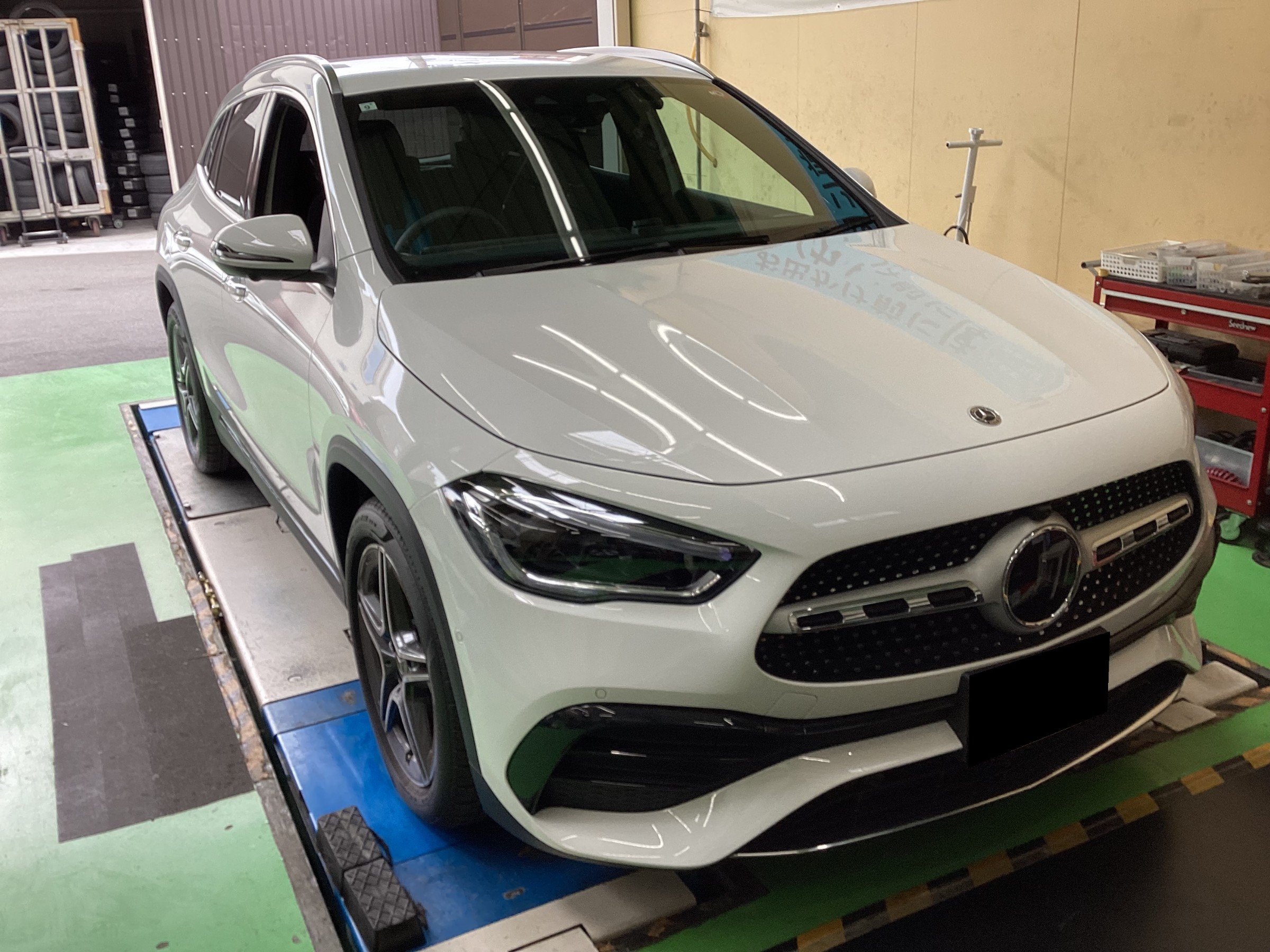 メルセデス・ベンツ GLA 【 フロントグリル 交換 】お取り付け