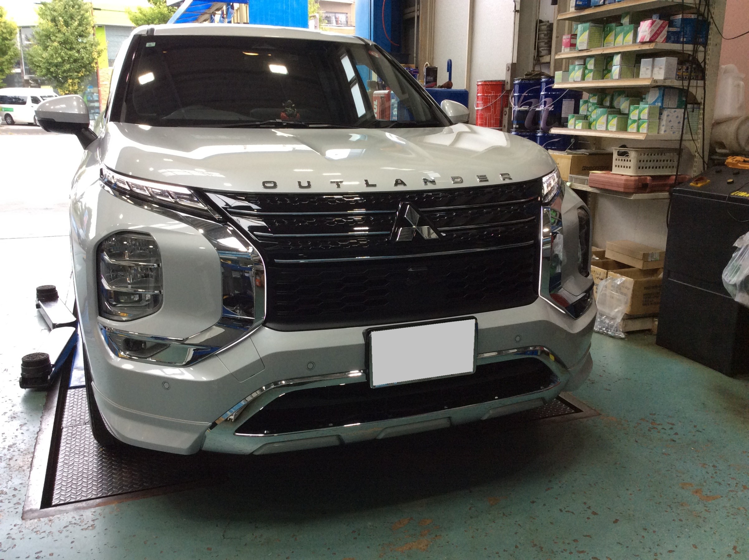 純正では・・・ | 三菱 アウトランダーPHEV HID・LED（その他