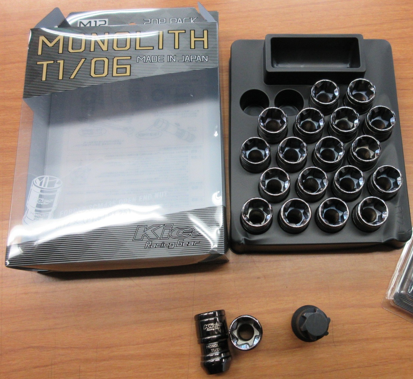 Mono-Metal