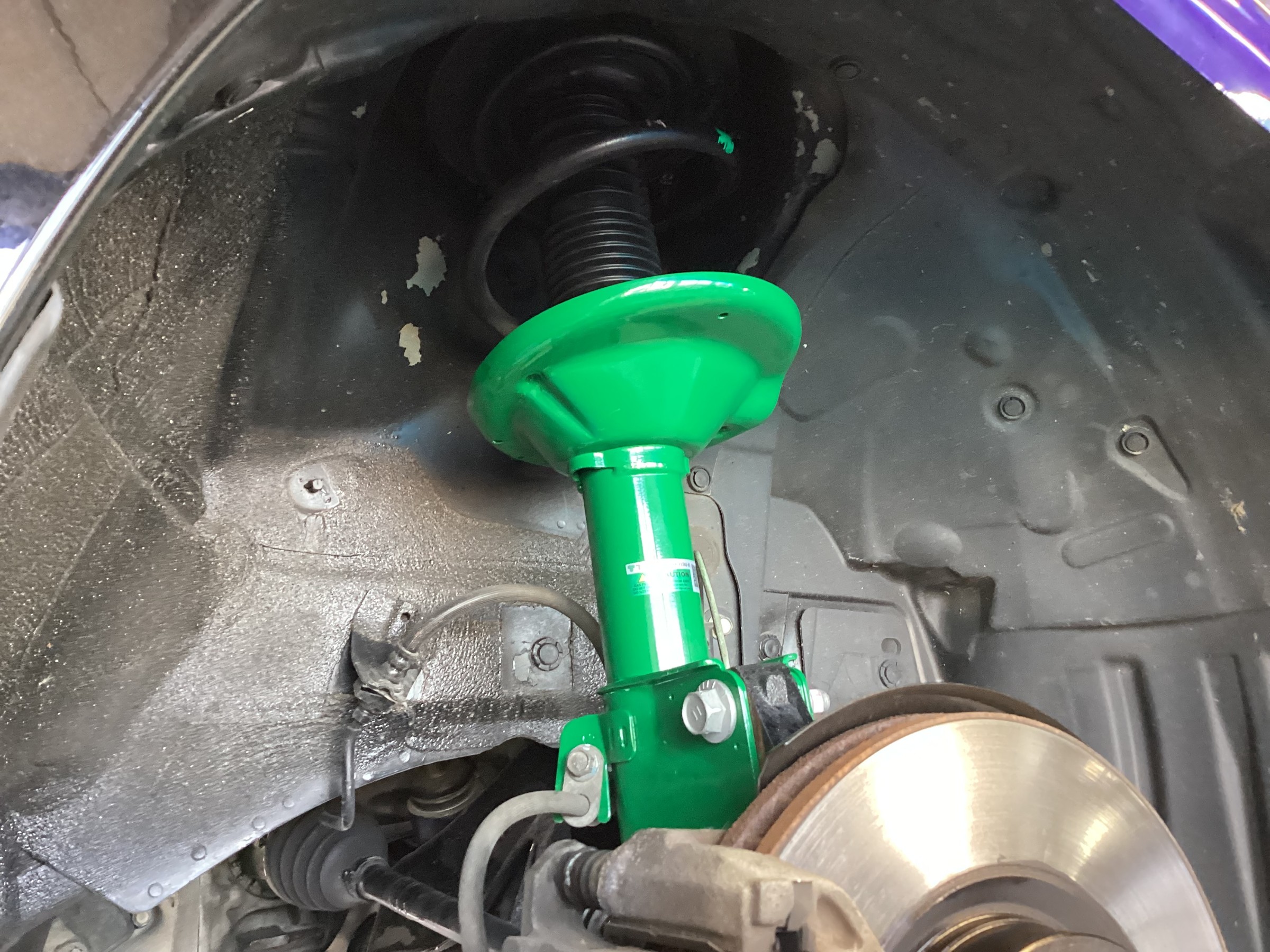 レヴォーグSTIスポーツ VM4 ショックアブソーバー交換します