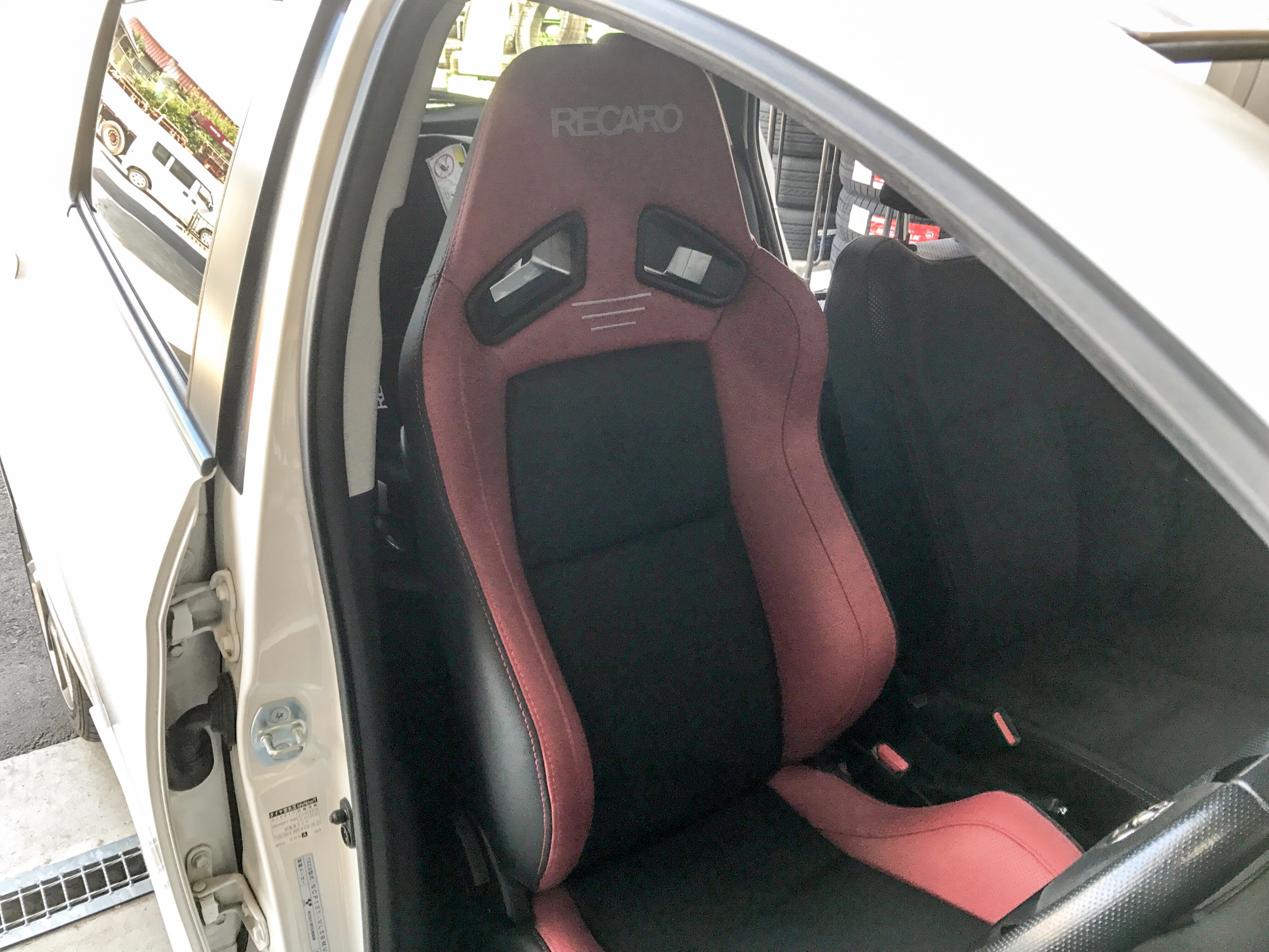 NCP131 TOYOTA G's VitzにRECARO SR-7 LASSIC2装着 | トヨタ ヴィッツ