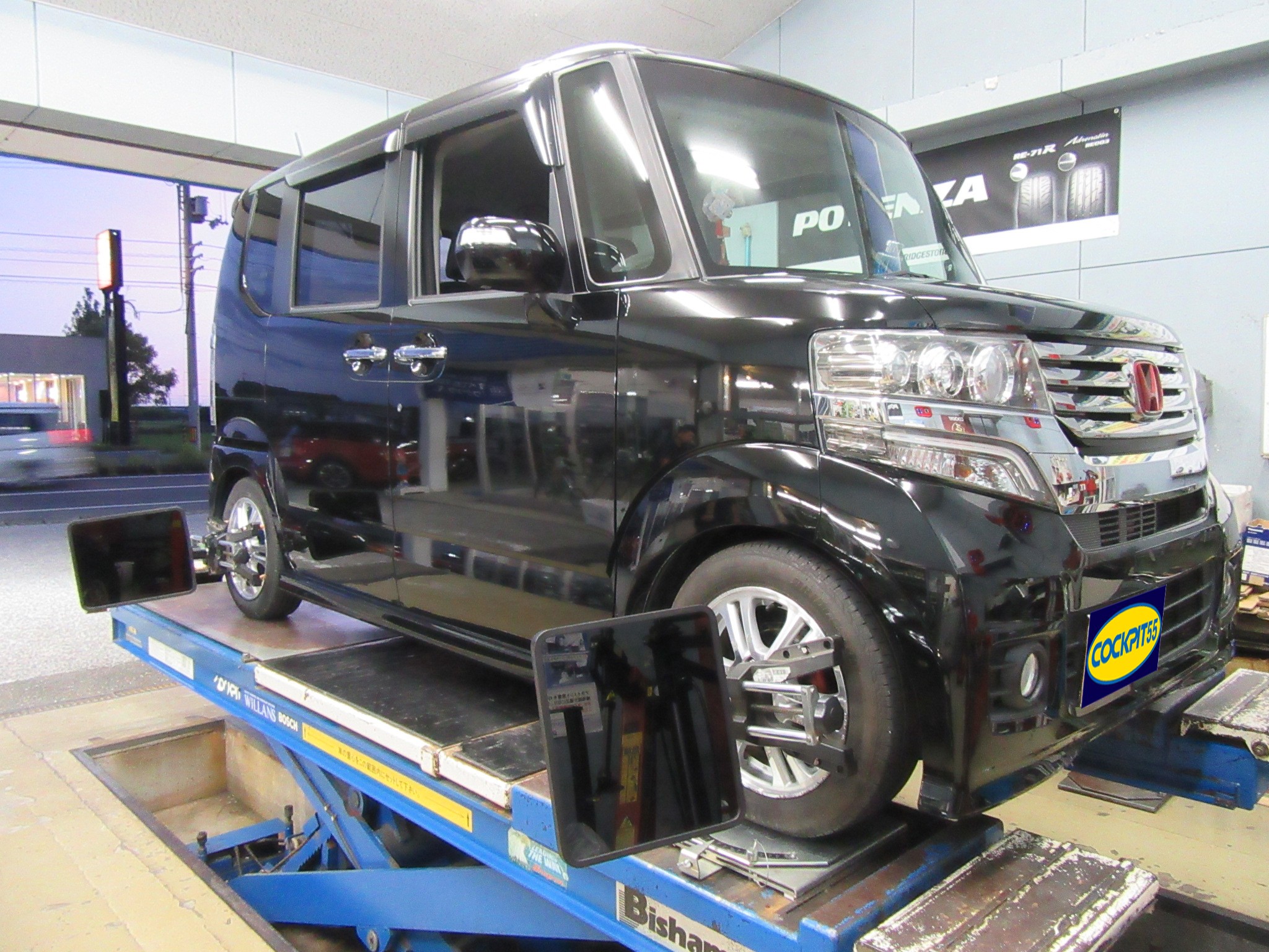 いつの時代もカスタムの基本「タイヤ・ホイールと車高調