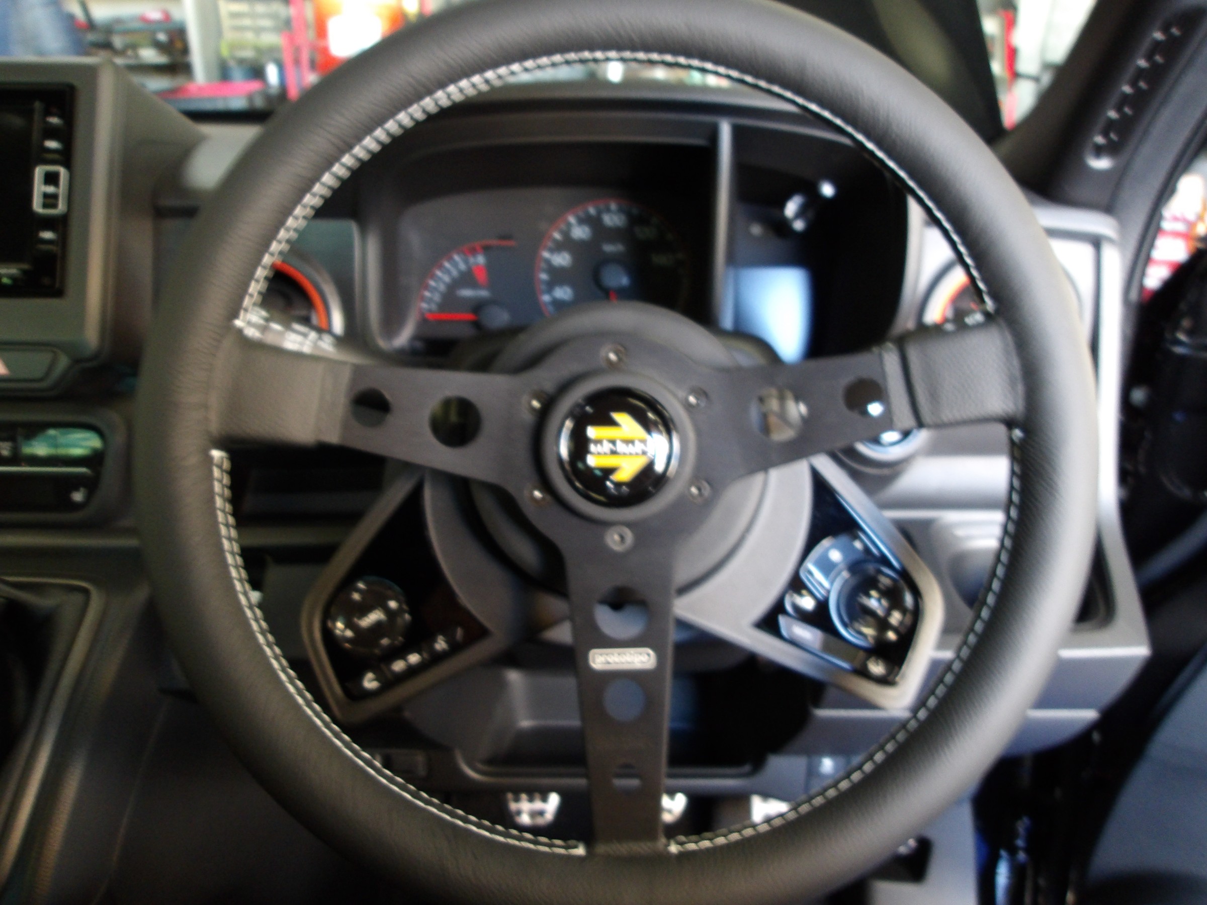 N-ONE（JG3）モモ製スポーツステアリング「プロトタイプ P-1（ブラック