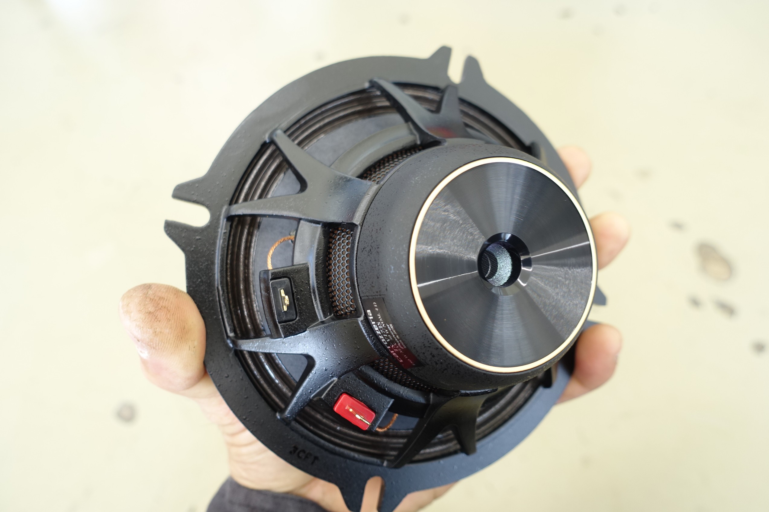 手軽に装着可能なワンランク上の高音質スピーカー！ホンダ N-BOX