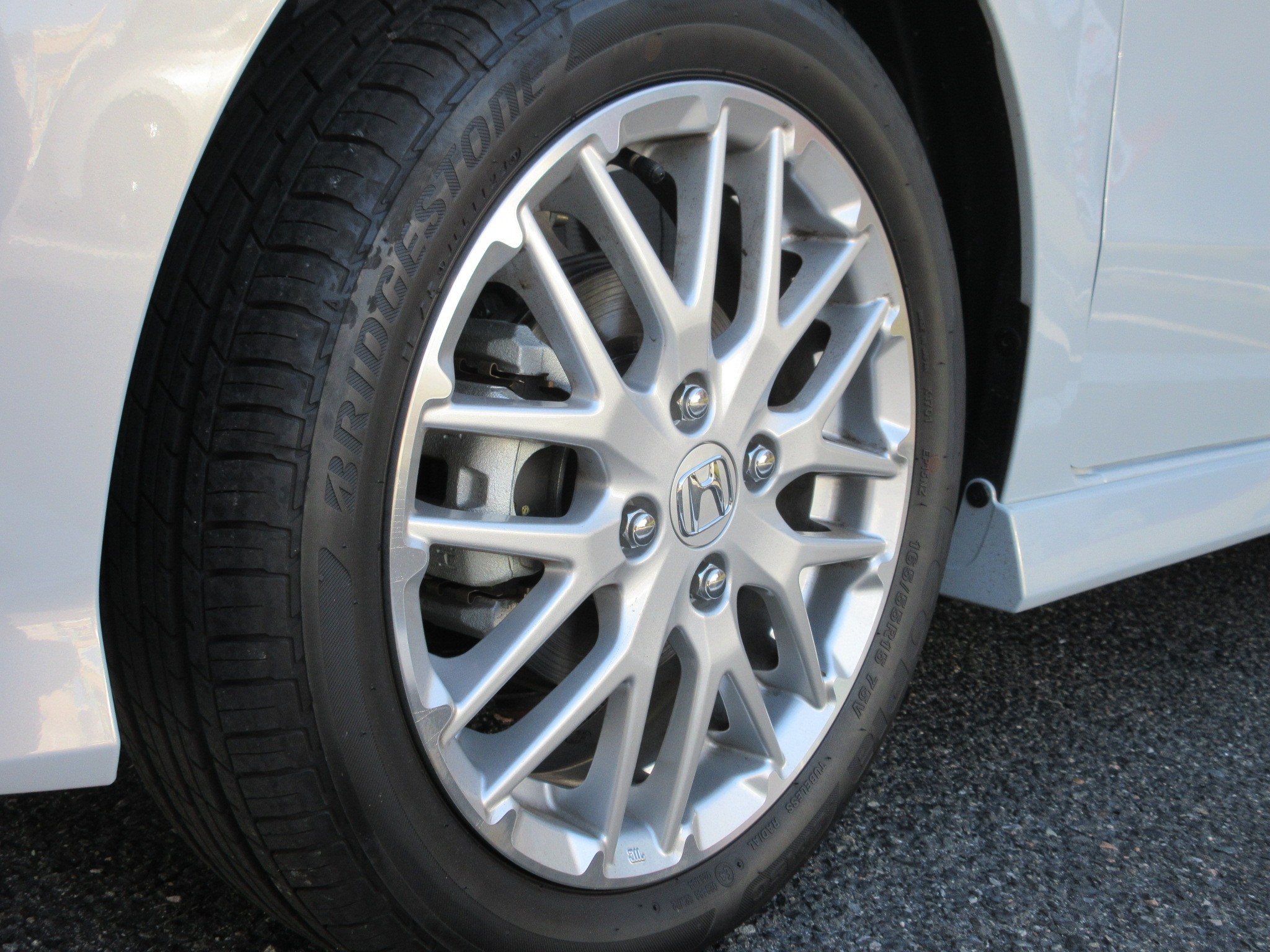 新車購入でホイールを交換したくなったので、乗り出し後にいきなり 