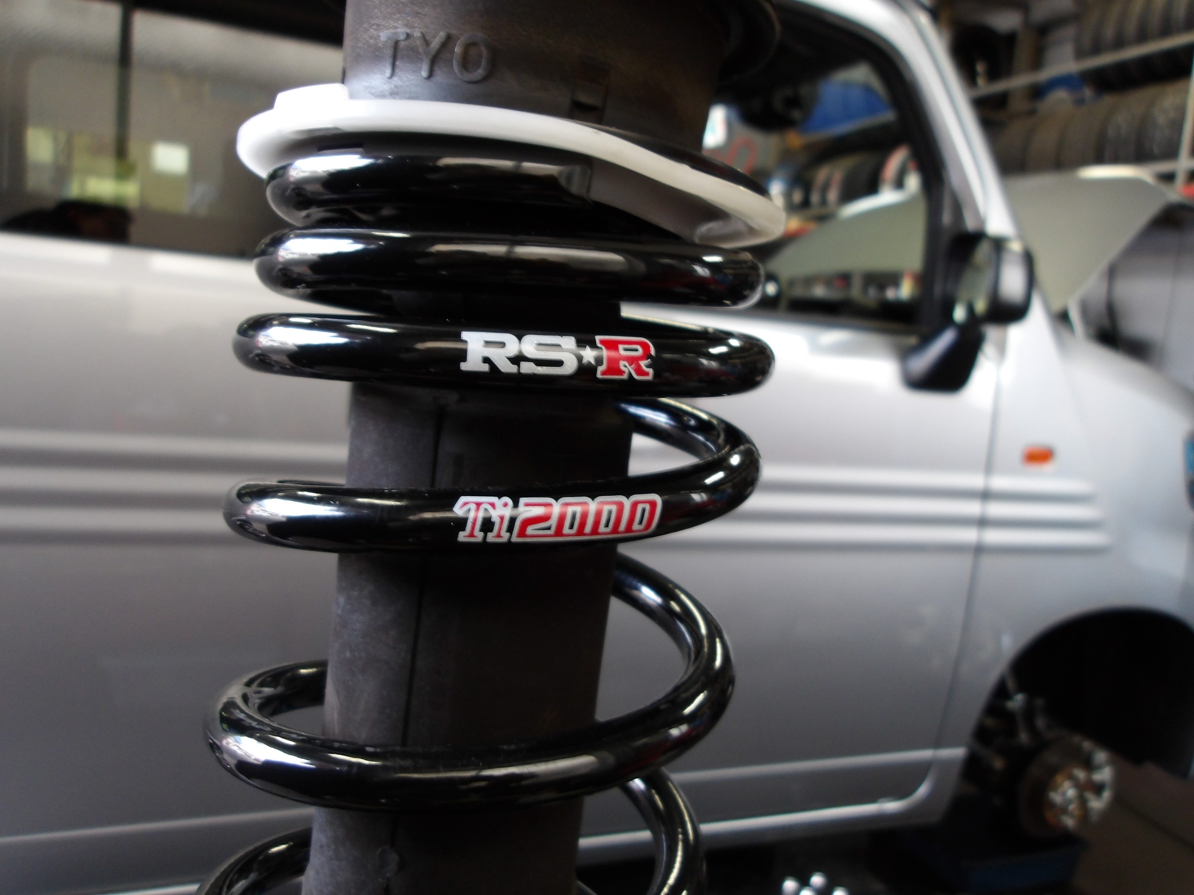 NｰVAN（JJ1）RS-R製ローダウンスプリング「Ti2000」装着