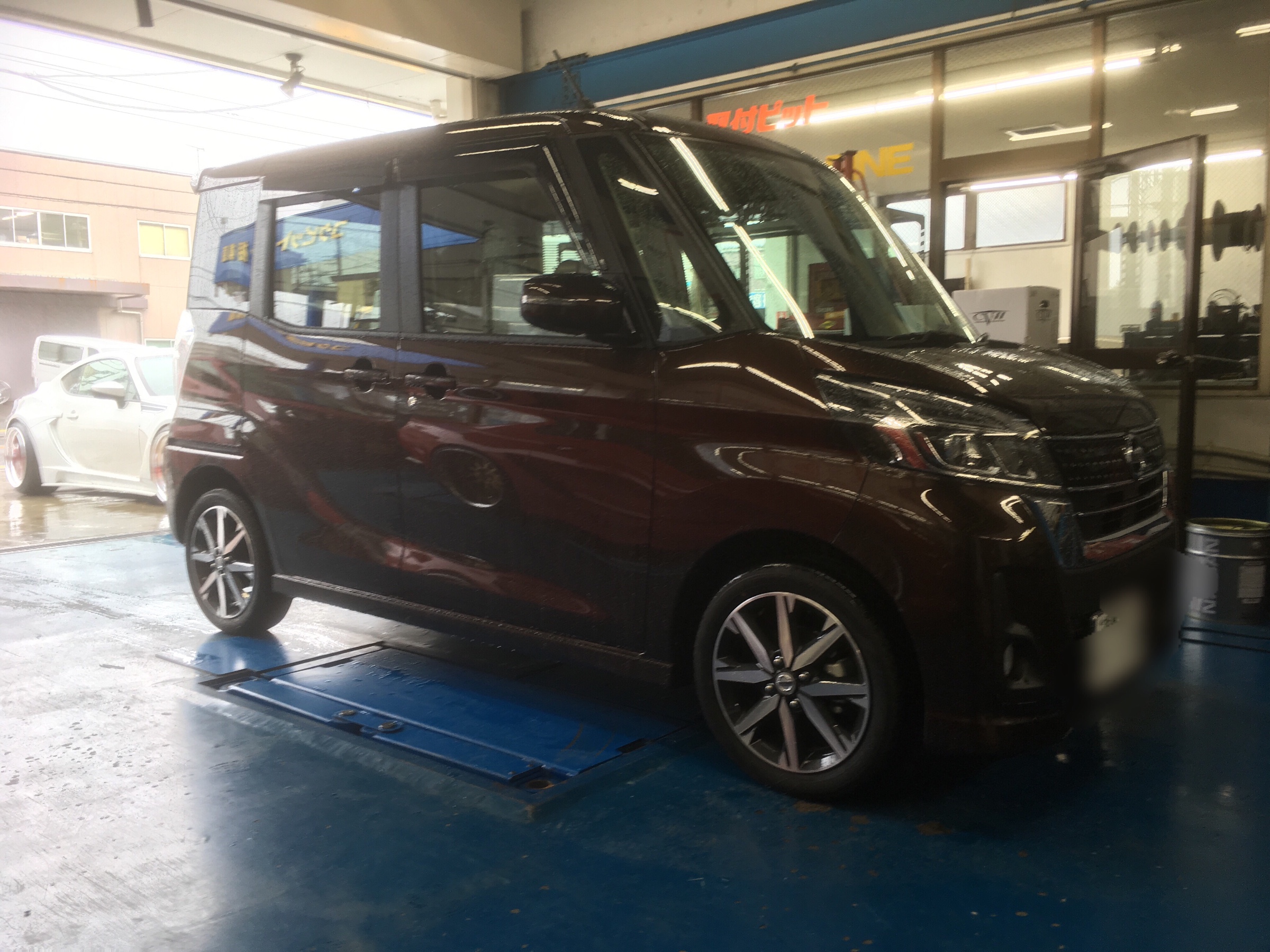 デイズルークス 車高調 カスタマイズ日記 コクピット 相模原 車のカスタマイズにかかわるスタッフより