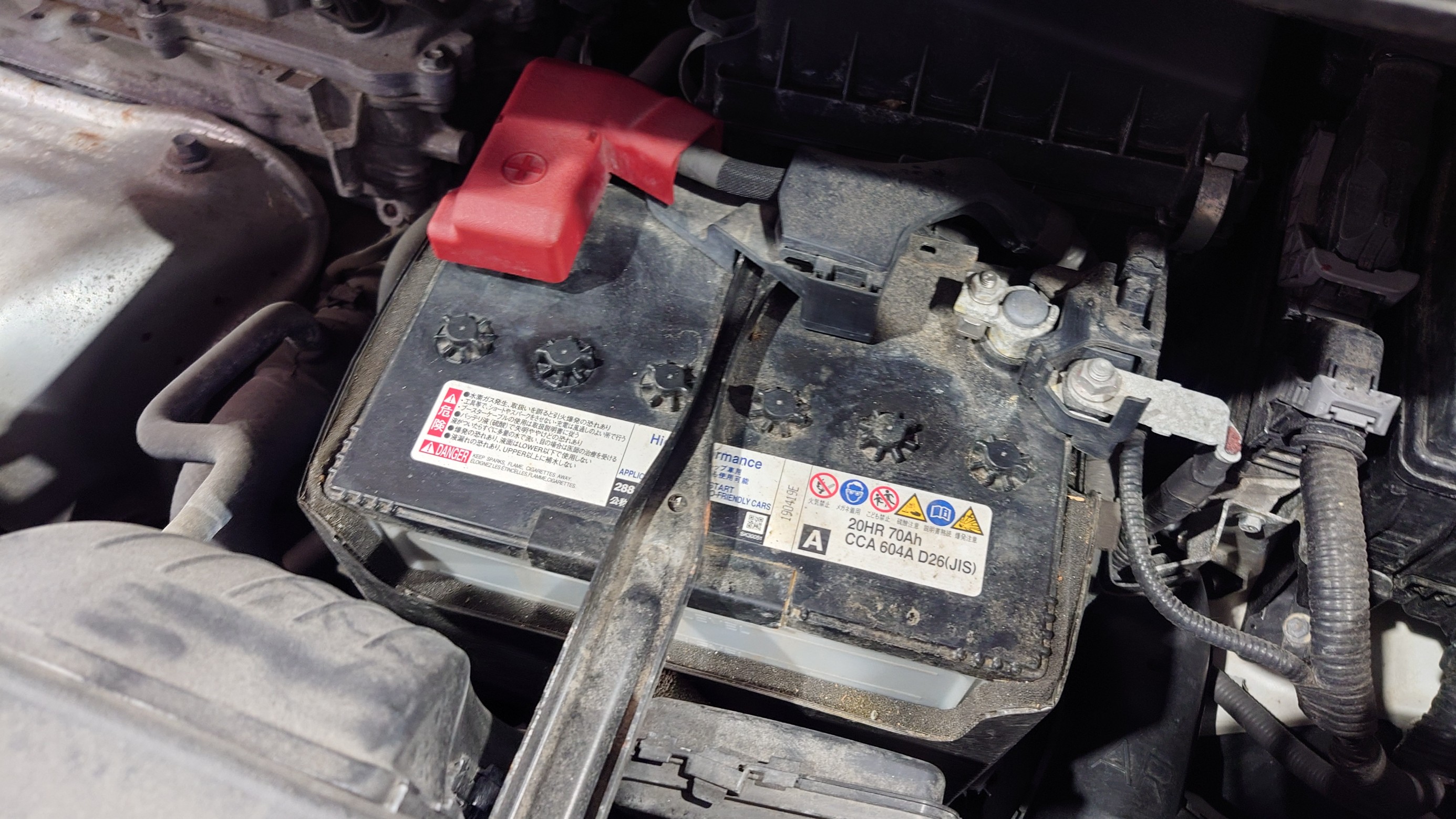 続、今が旬 !? めっちゃ売れてます。『カーバッテリー』の交換