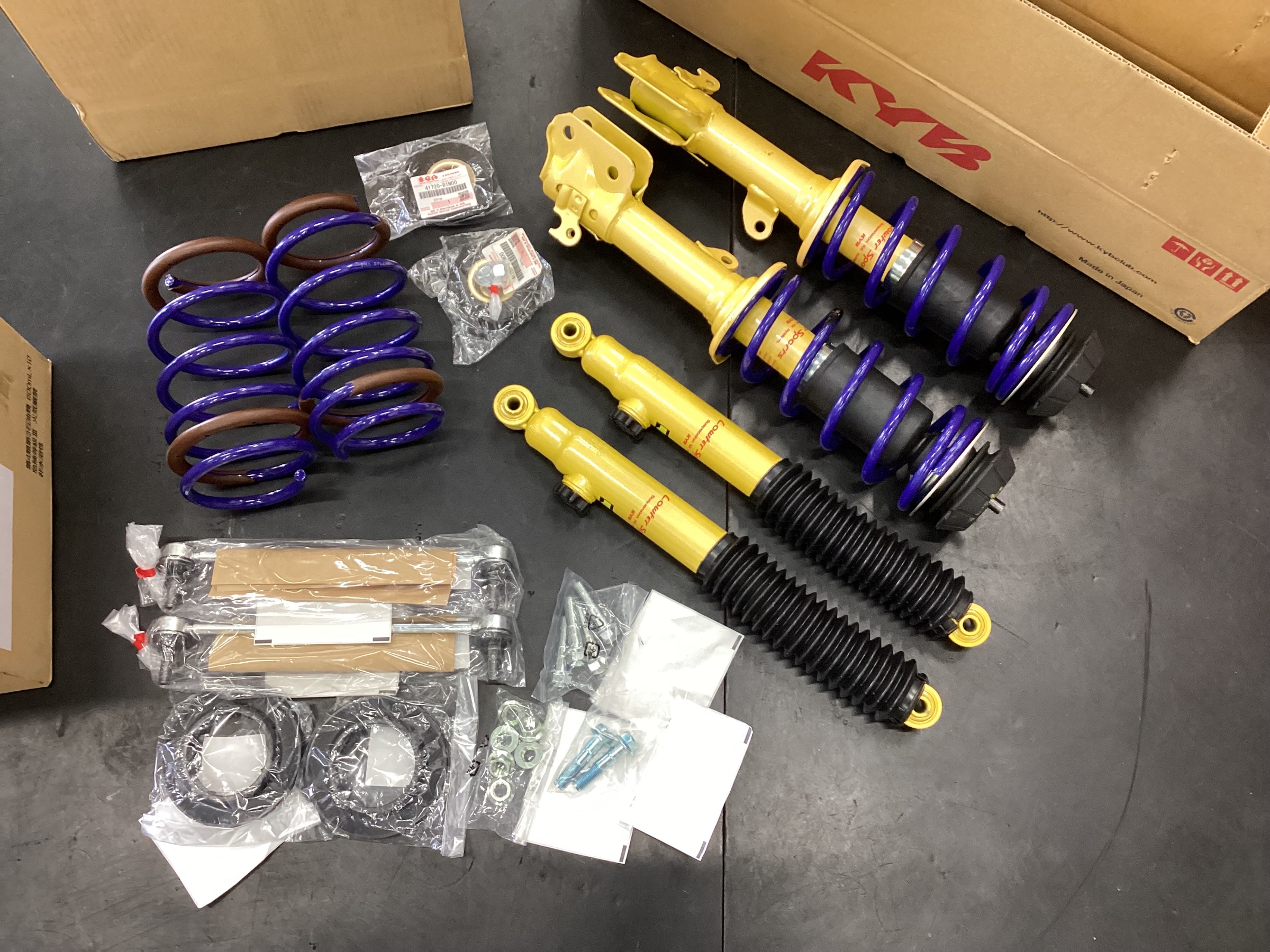 SUZUKI ハスラー KYB Lowfer Sports PLUS L-KIT 取り付け