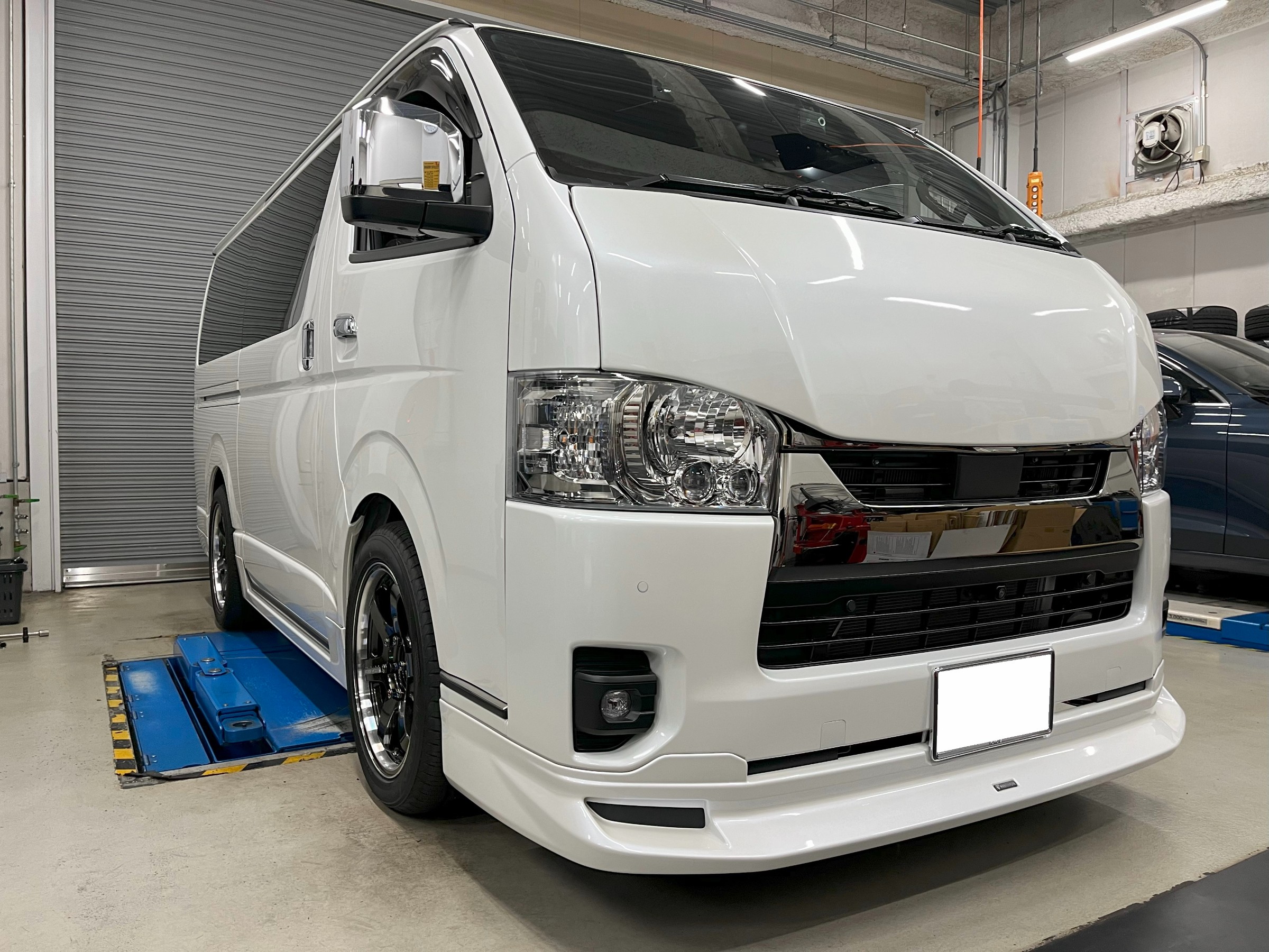 200系ハイエース…ローダウン量の再セッティングと“ESSEX製品