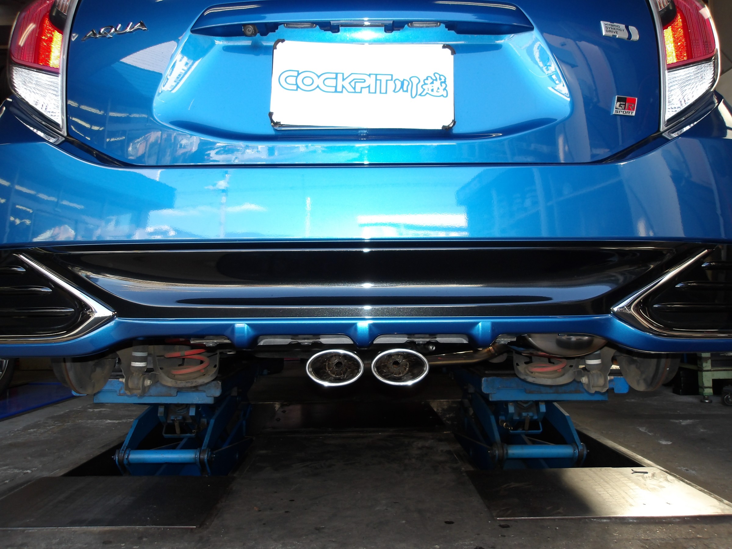 アクア（NHP10）ガナドール製スポーツマフラー「SUSマフラー（保安基準