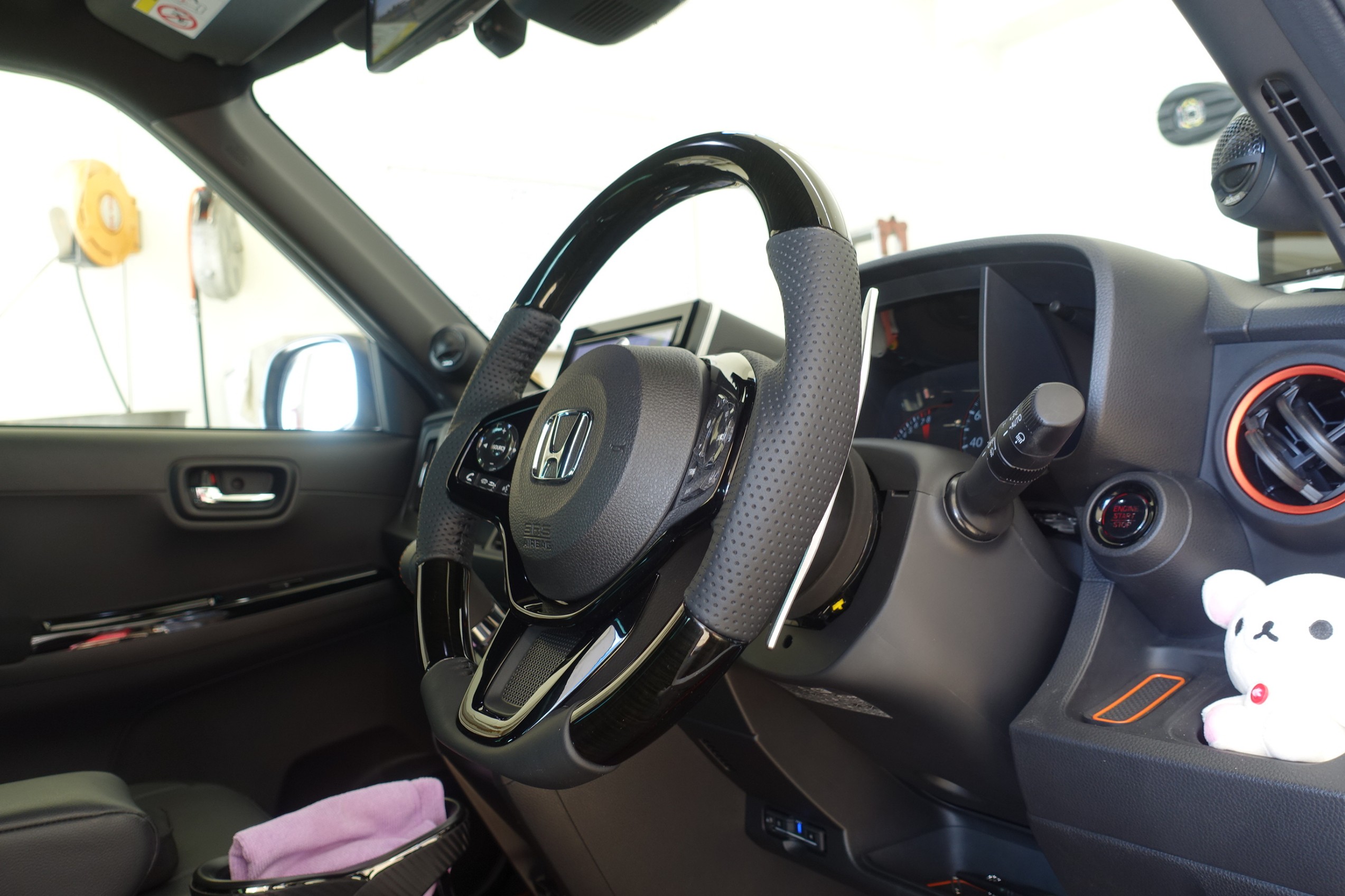 遠かったハンドルを約50mm近づけたら理想のドライビングポジションが